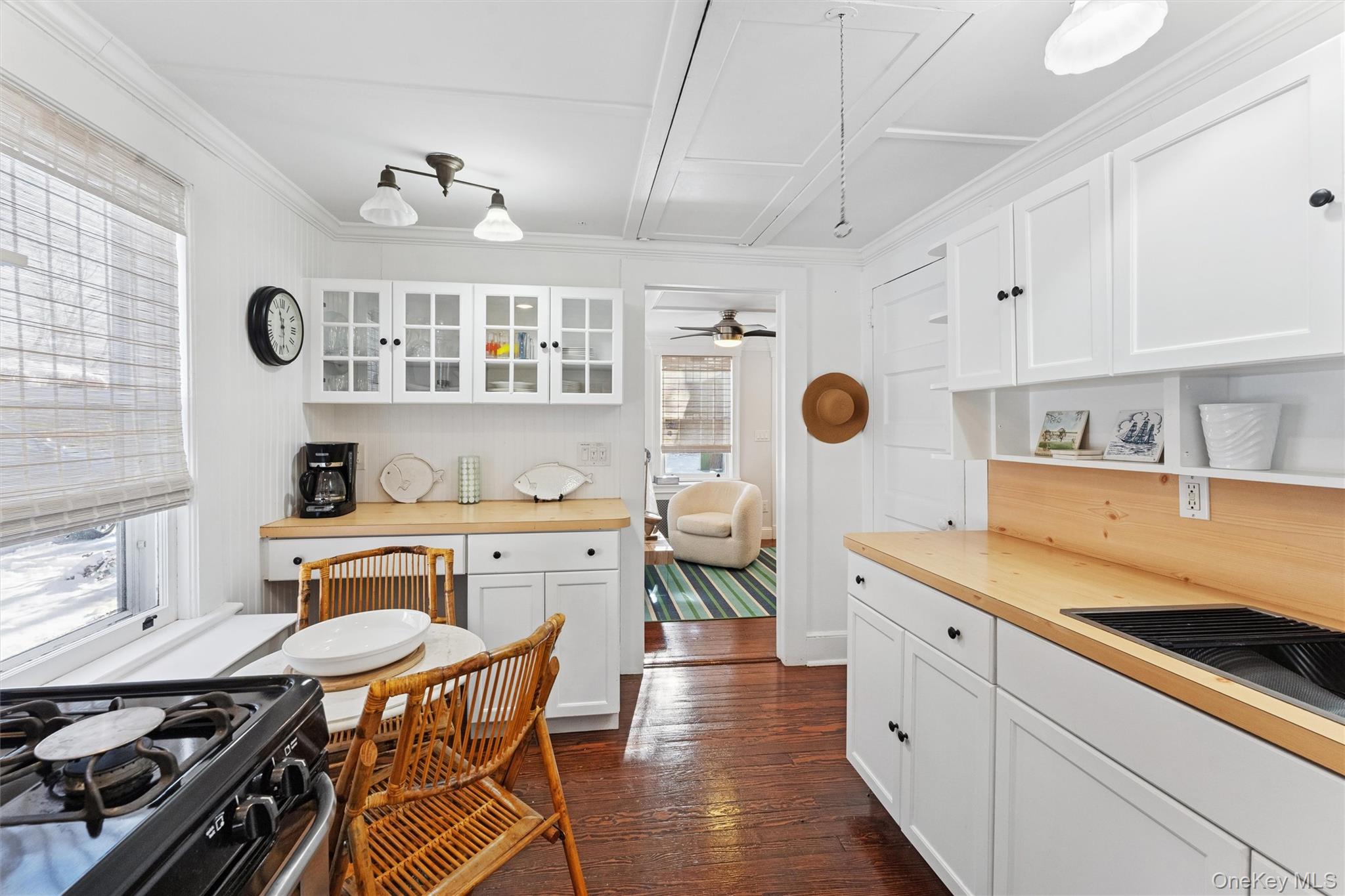 #11 photo, 424 Main Street, সাফোক কাউন্টি Quiogue , NY 11978