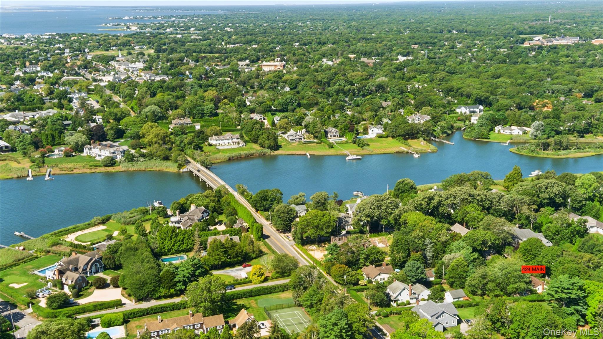 #3 photo, 424 Main Street, সাফোক কাউন্টি Quiogue , NY 11978