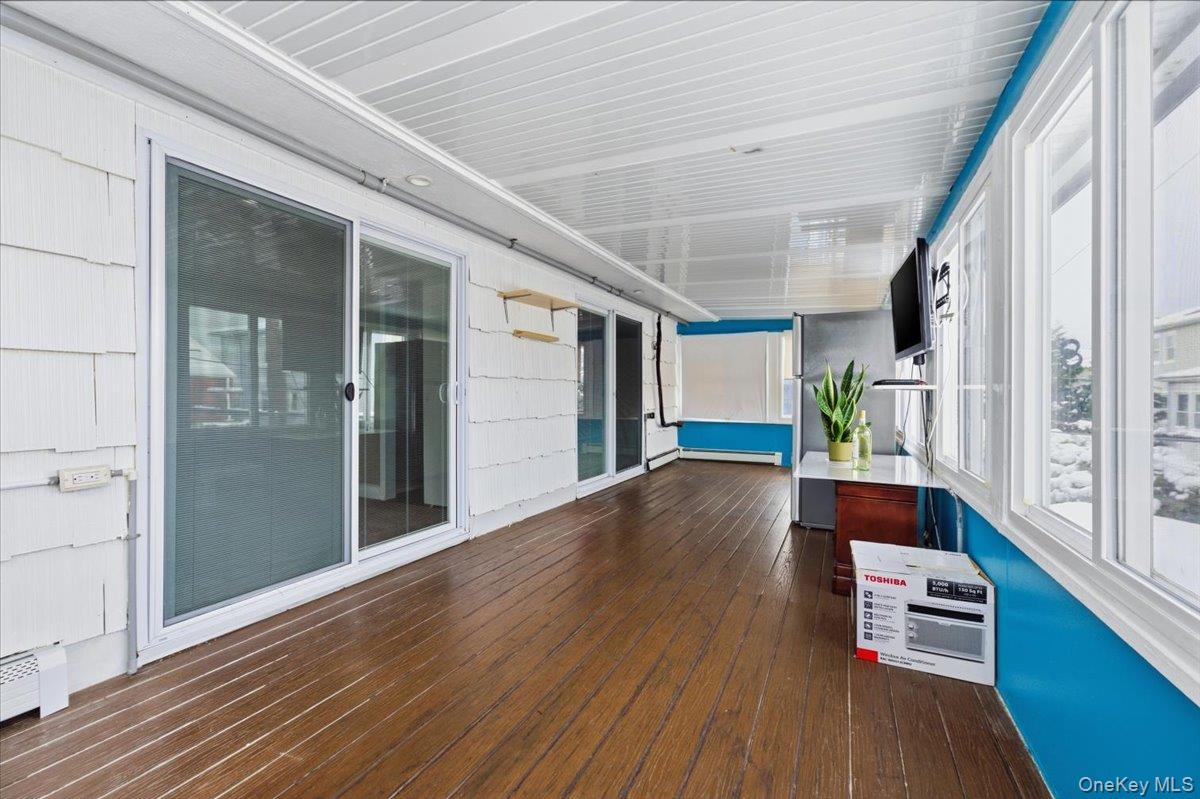 #9 photo, 401 W Walnut Street, 롱 아일랜드 Long Beach , NY 11561