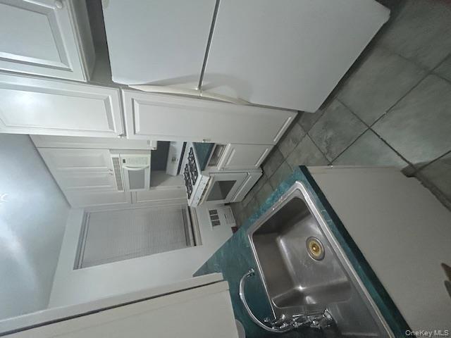 #4 photo, 7510 Yellowstone Boulevard, Rego Park , NY 11374