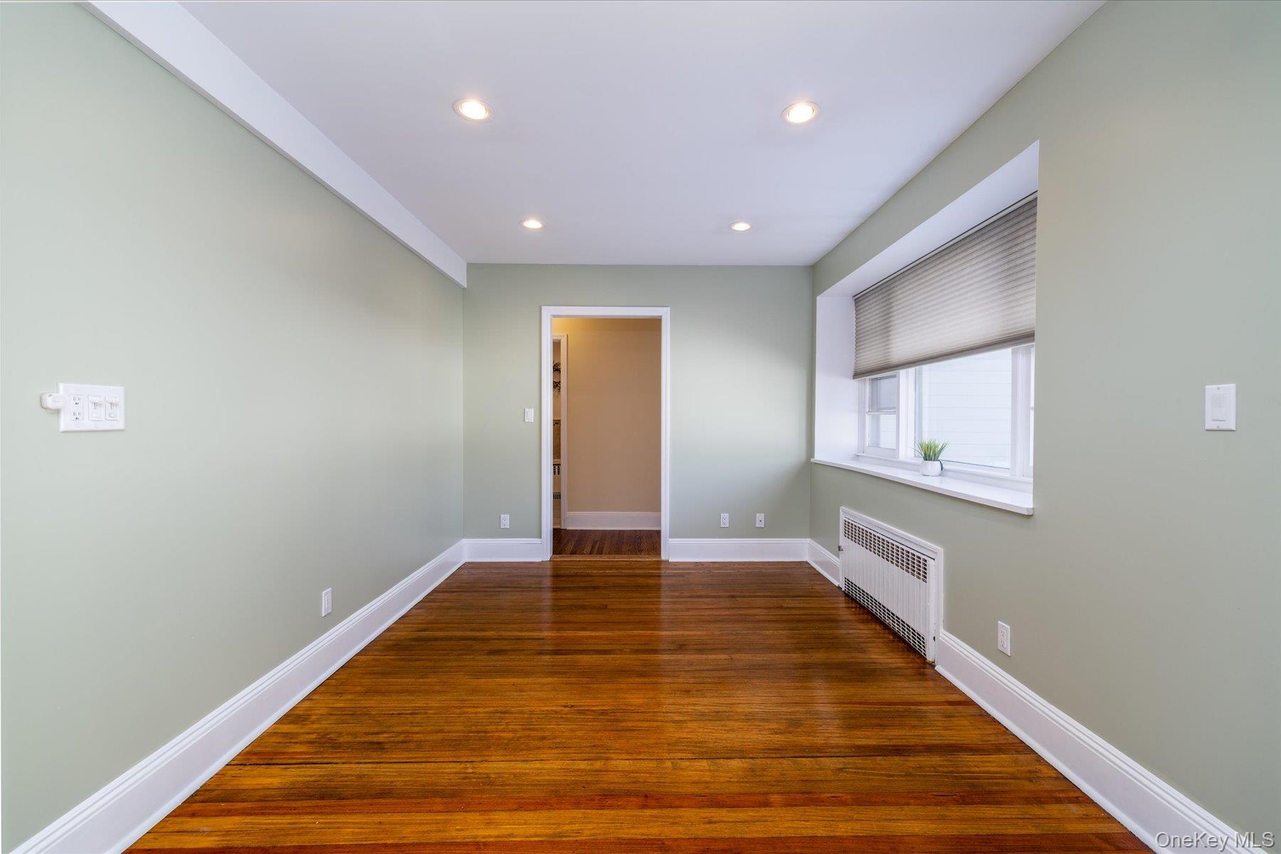 #14 photo, 25 Aldred Avenue, Rockville Centre , NY 11570