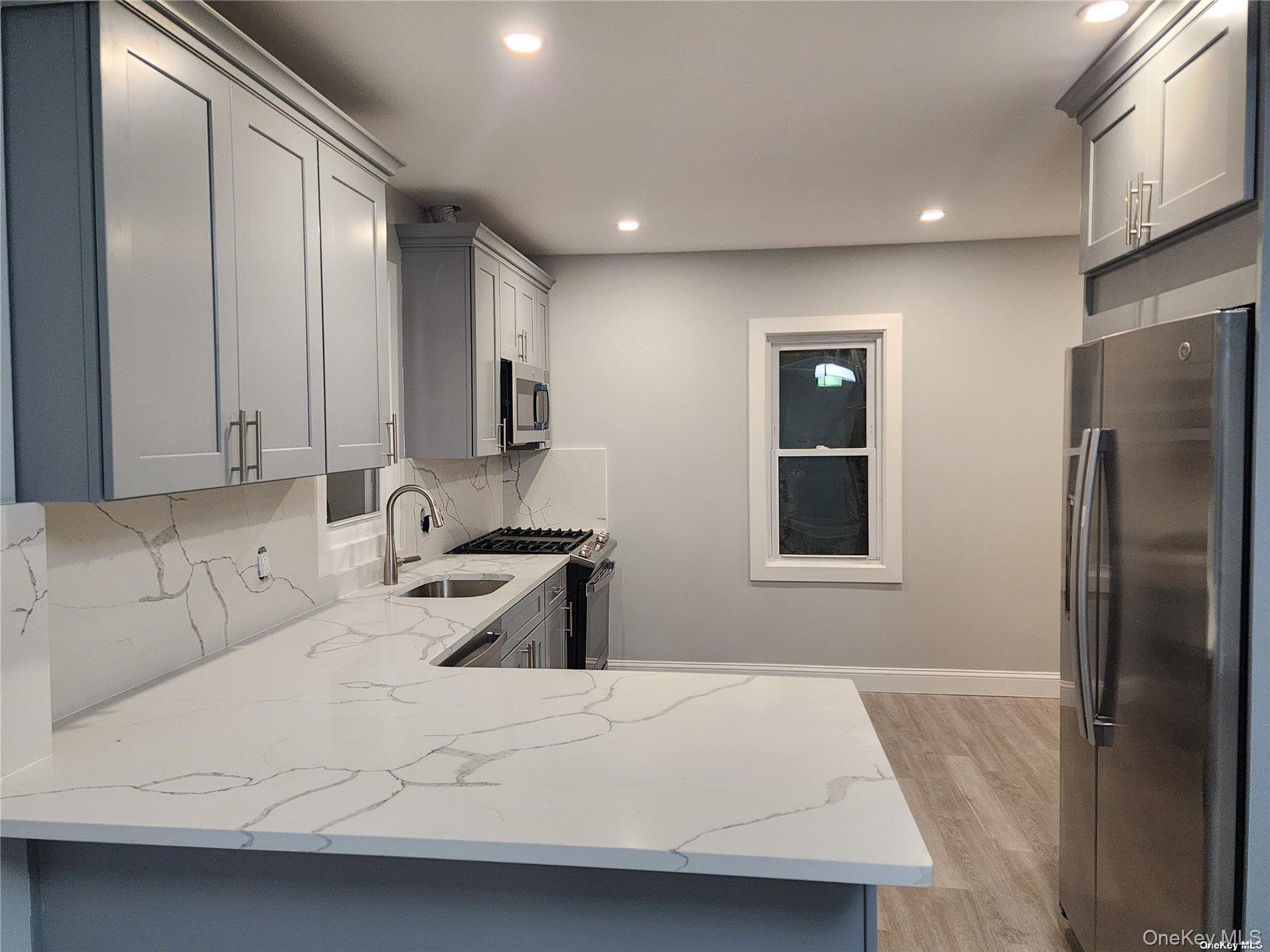 #6 photo, 159 Cleveland Avenue, नासाउ काउंटी Mineola , NY 11501