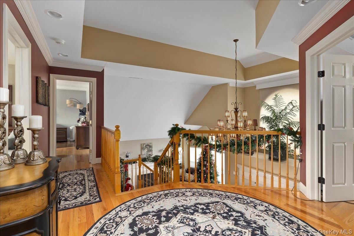 #14 photo, 2 Pondside Court, Mount Sinai , NY 11766