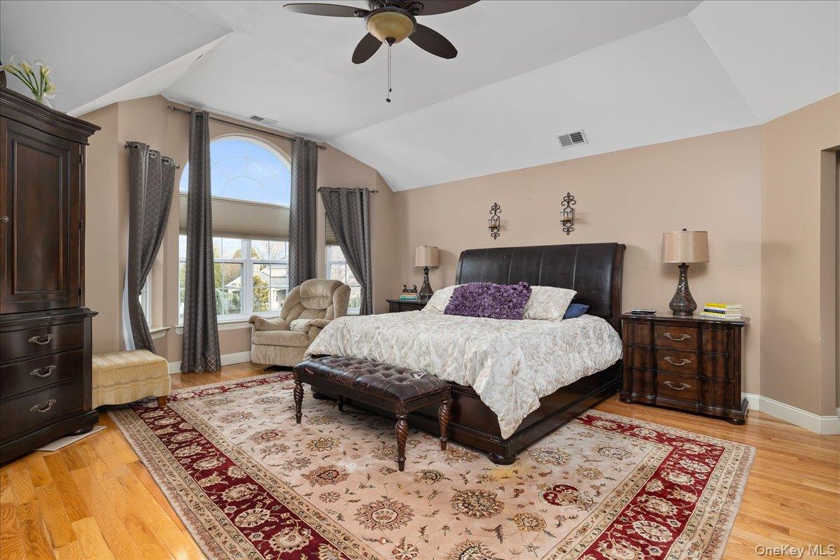 #16 photo, 2 Pondside Court, Mount Sinai , NY 11766