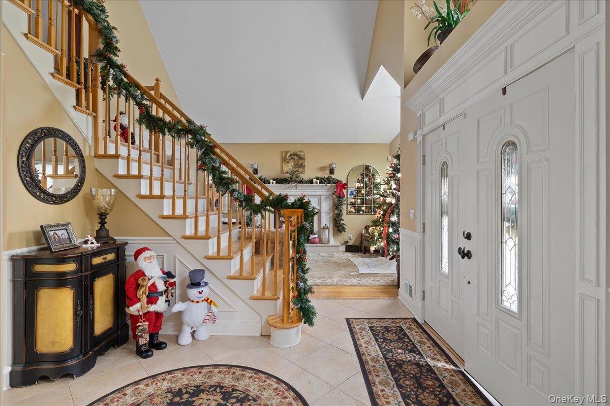 #2 photo, 2 Pondside Court, Mount Sinai , NY 11766