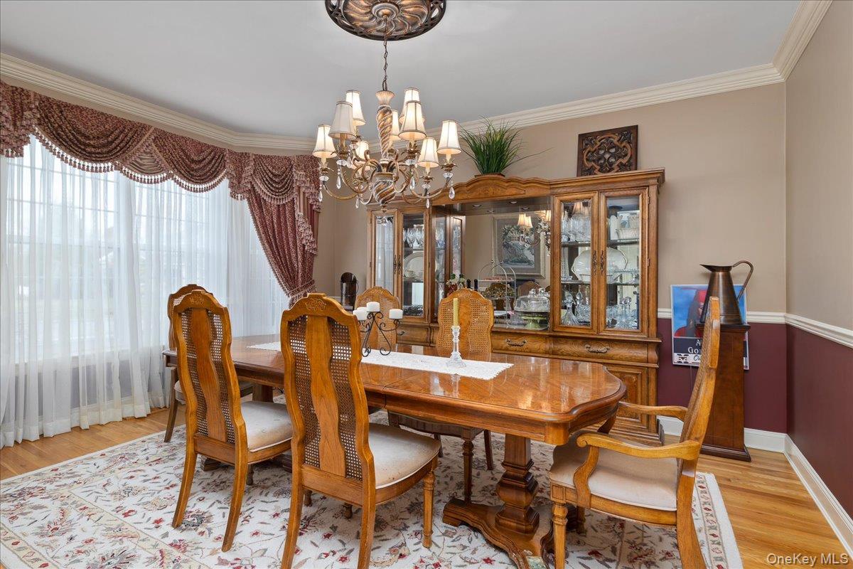 #7 photo, 2 Pondside Court, Mount Sinai , NY 11766