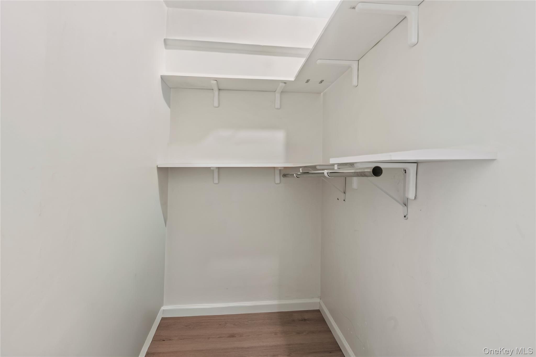 #5 photo, 67-41 Burns Street, קווינס Forest Hills , NY 11375