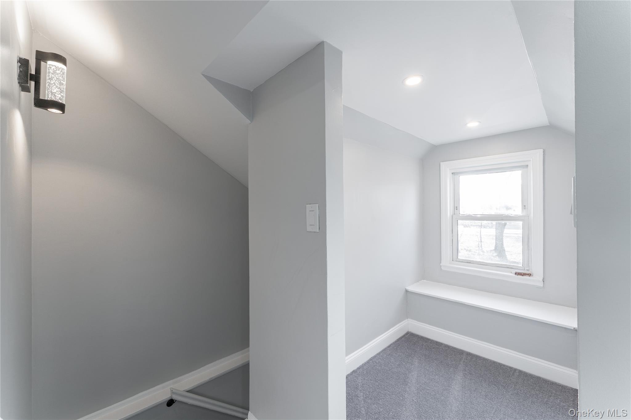 #13 photo, 17031 Grand Central Parkway, Jamaica Hills , NY 11432