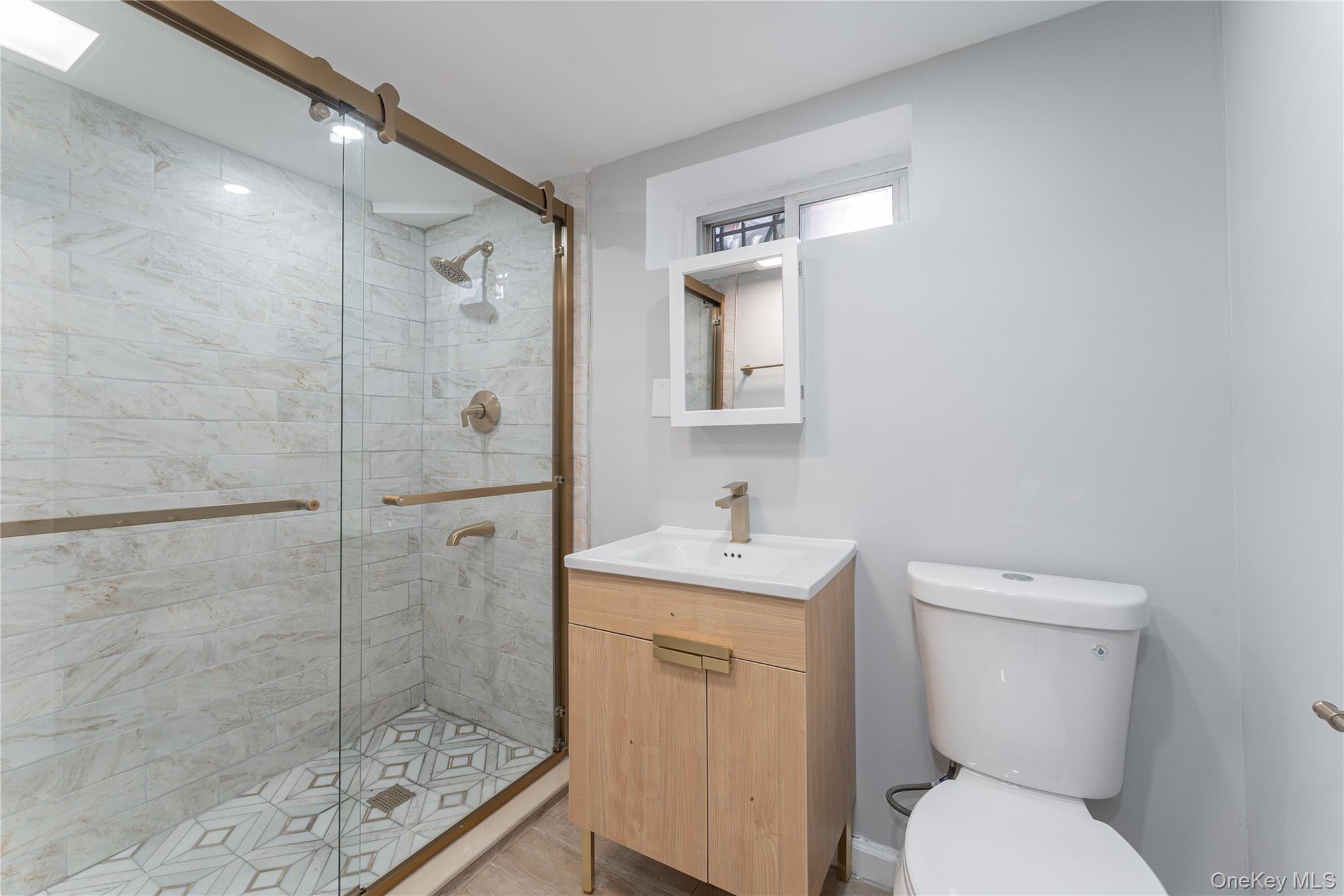 #19 photo, 17031 Grand Central Parkway, Jamaica Hills , NY 11432