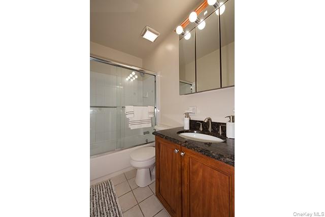 #12 photo, 100 Friendly Court Avenue, Babylon , NY 11704