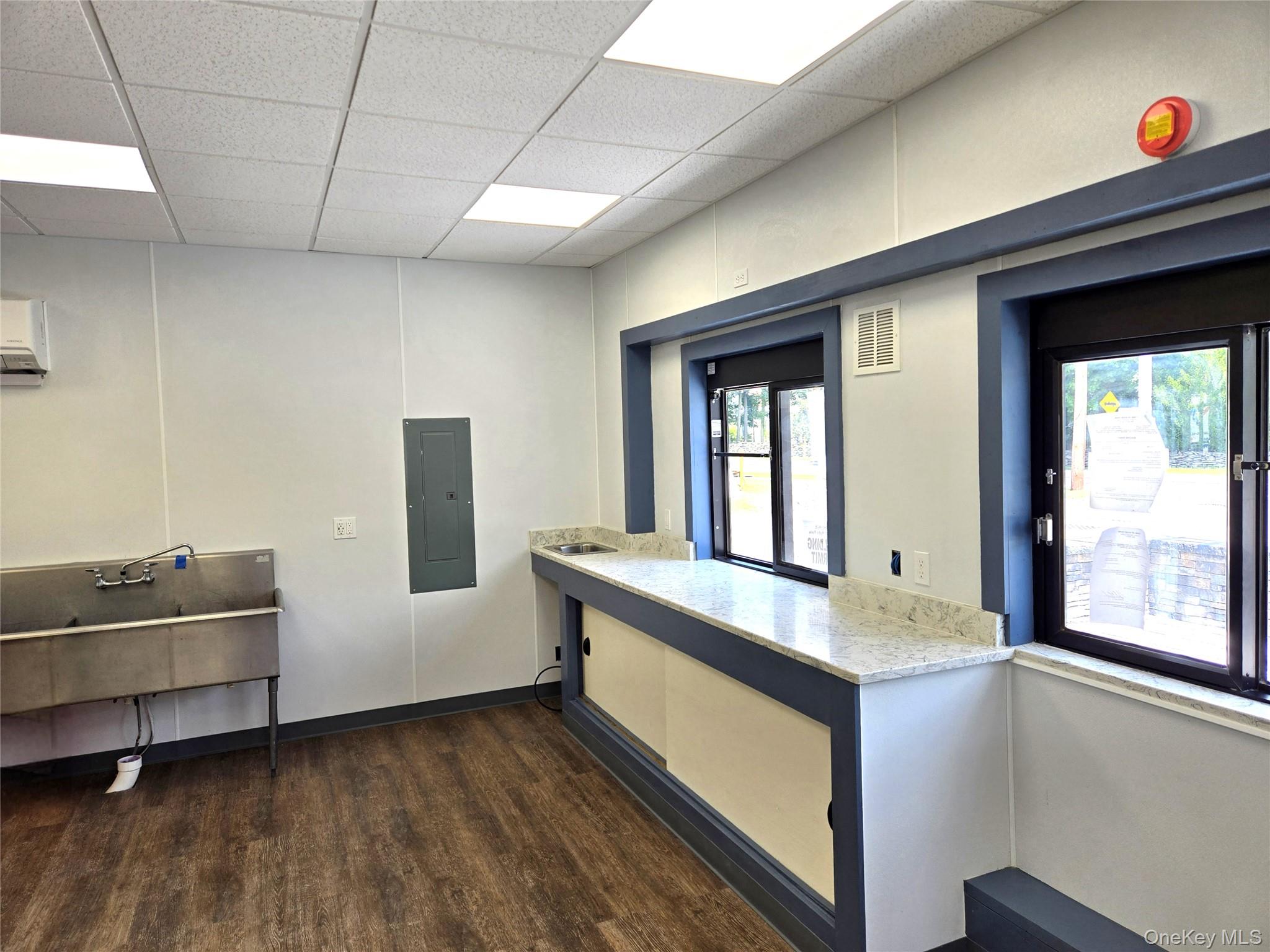 #14 photo, 815 Violet Avenue, Hyde Park , NY 12538