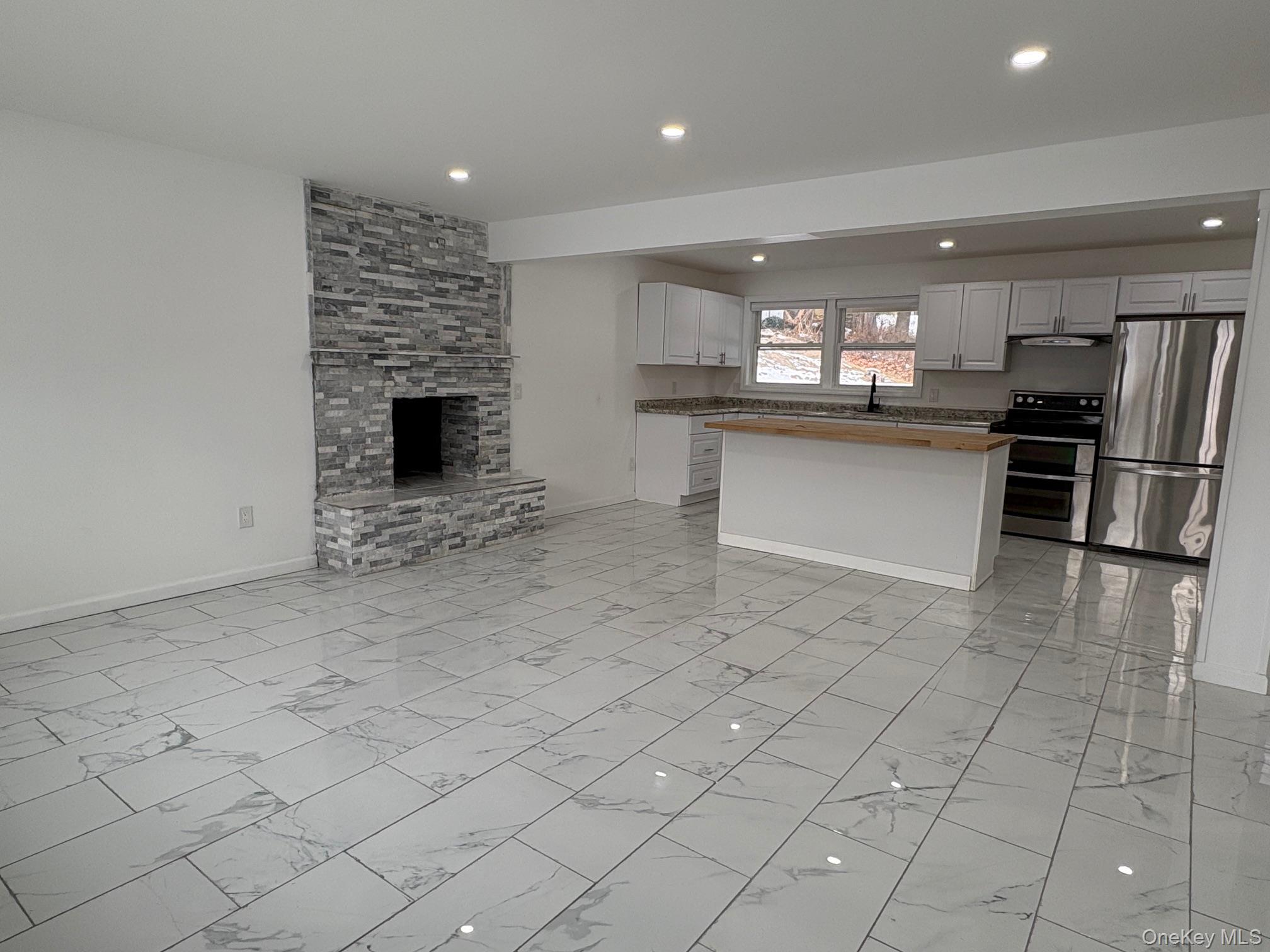 #2 photo, 40 Hillside Avenue, New Windsor , NY 12553