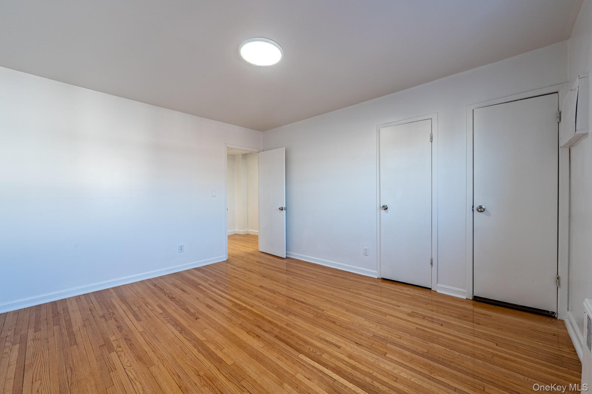 #14 photo, 1913 Barnes Avenue, 브롱크스 Bronx , NY 10462