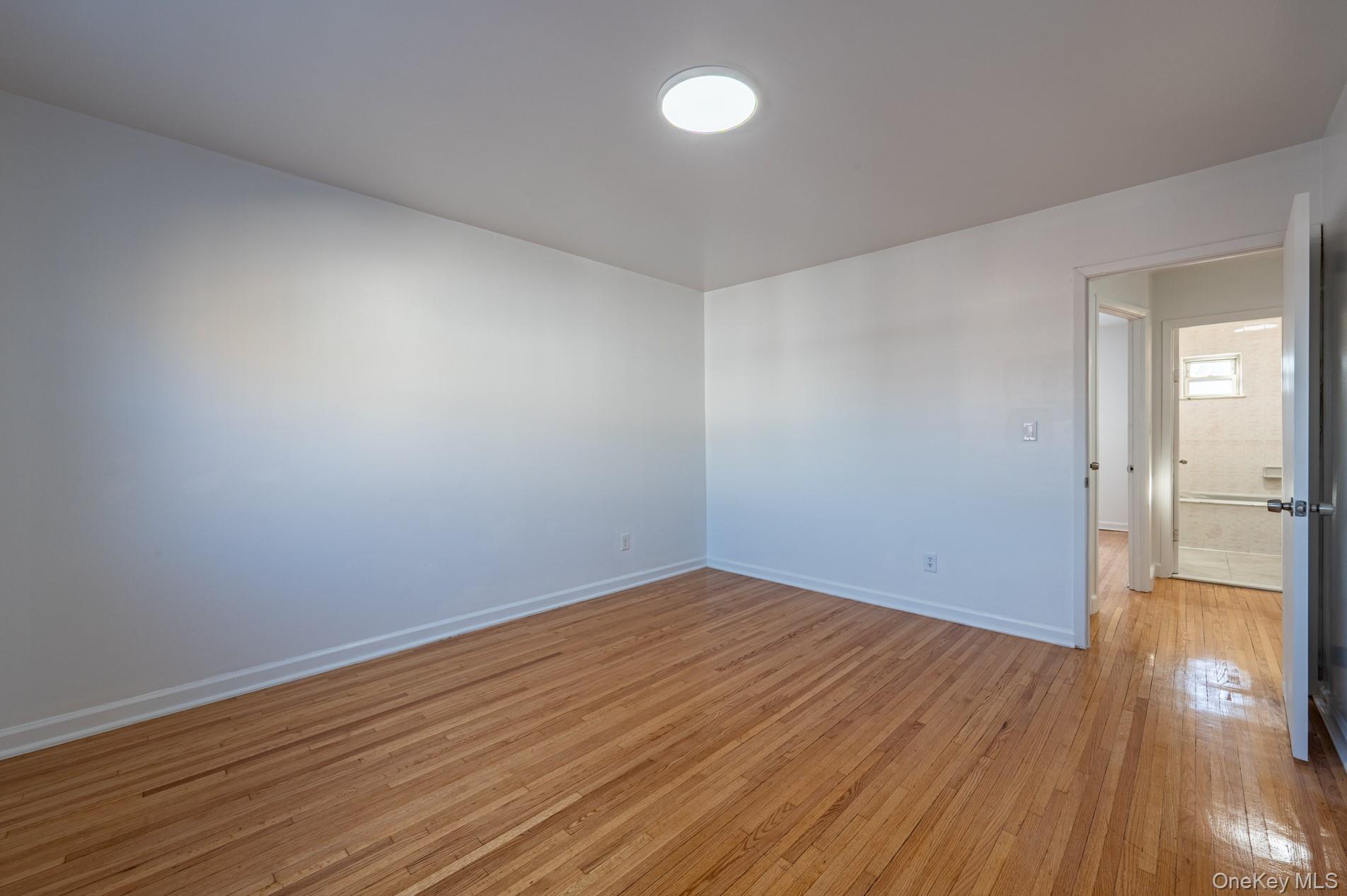 #15 photo, 1913 Barnes Avenue, 브롱크스 Bronx , NY 10462