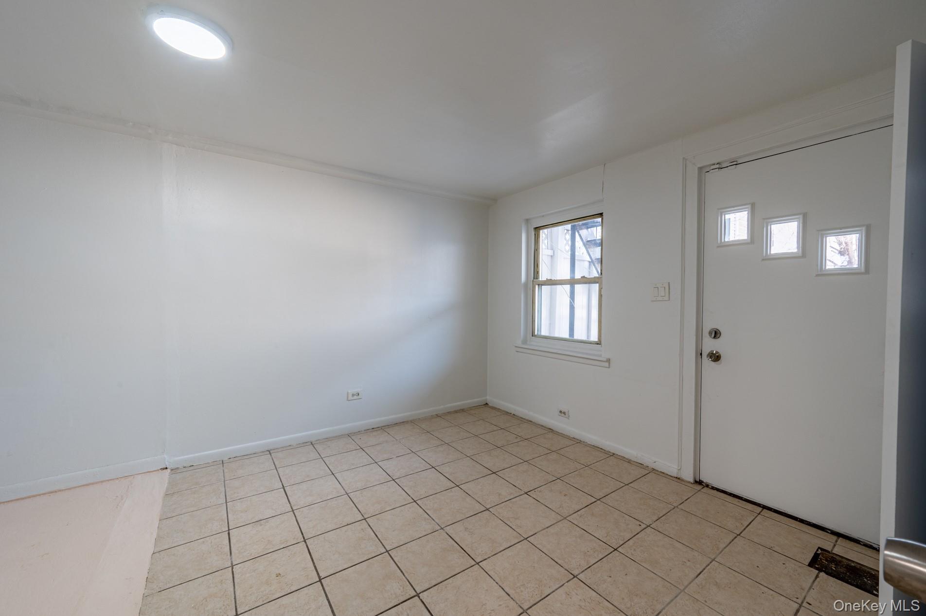 #17 photo, 1913 Barnes Avenue, 브롱크스 Bronx , NY 10462