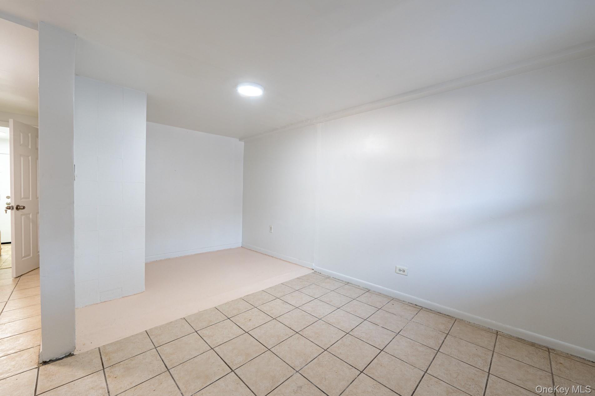 #18 photo, 1913 Barnes Avenue, 브롱크스 Bronx , NY 10462