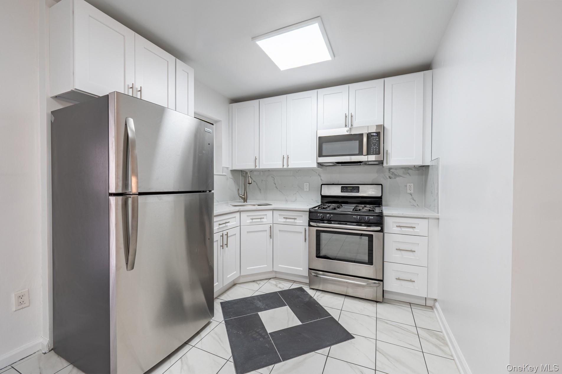 #2 photo, 1913 Barnes Avenue, 브롱크스 Bronx , NY 10462