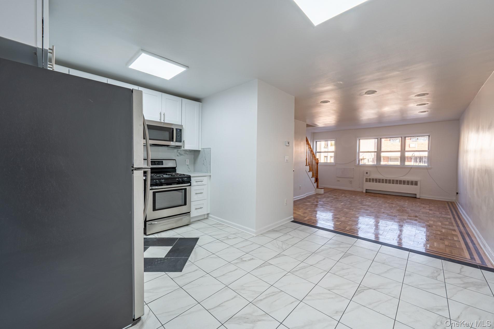 #4 photo, 1913 Barnes Avenue, 브롱크스 Bronx , NY 10462