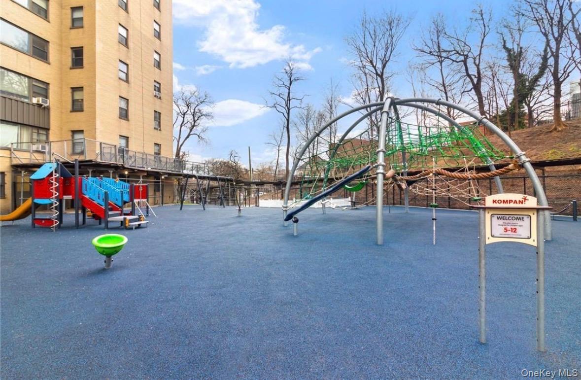 #17 photo, 8 Fordham Hill Oval, Bronx , NY 10468