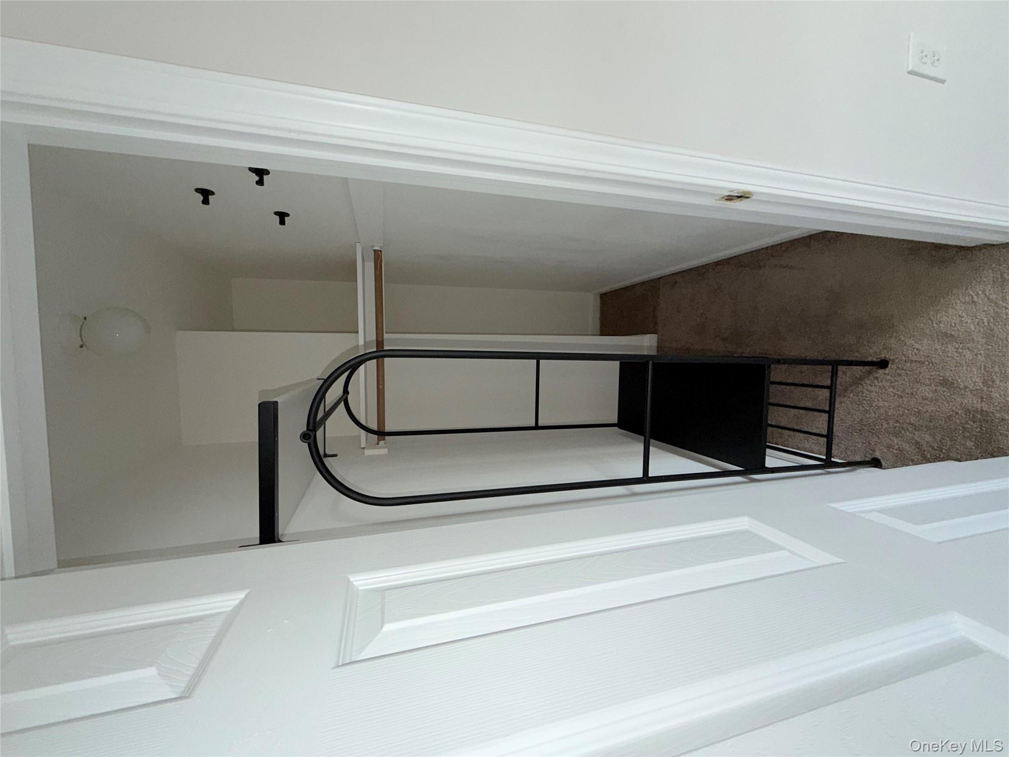 #13 photo, 219 Marylou Avenue, 뉴욕주 Yonkers , NY 10703