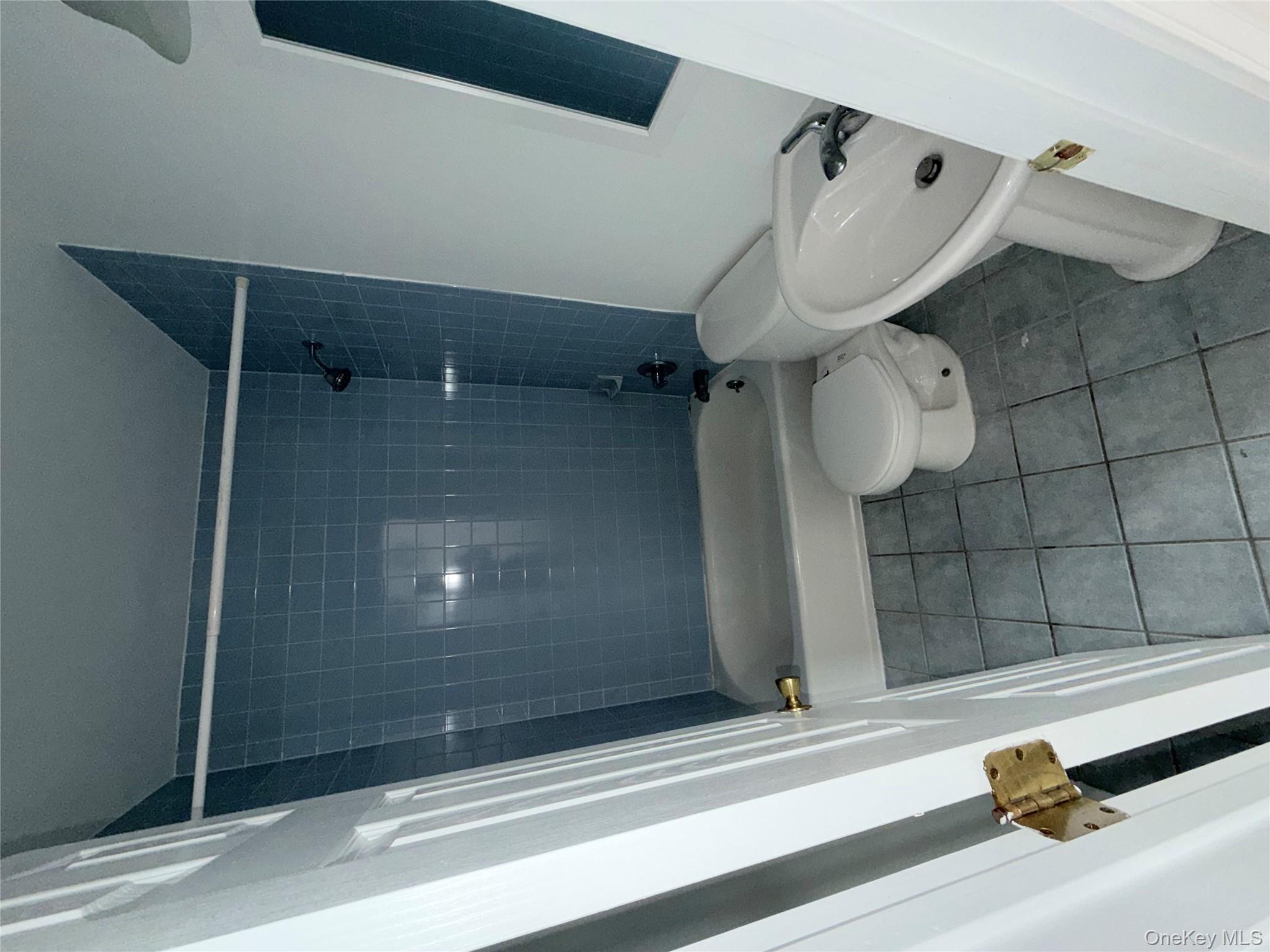 #14 photo, 219 Marylou Avenue, 뉴욕주 Yonkers , NY 10703