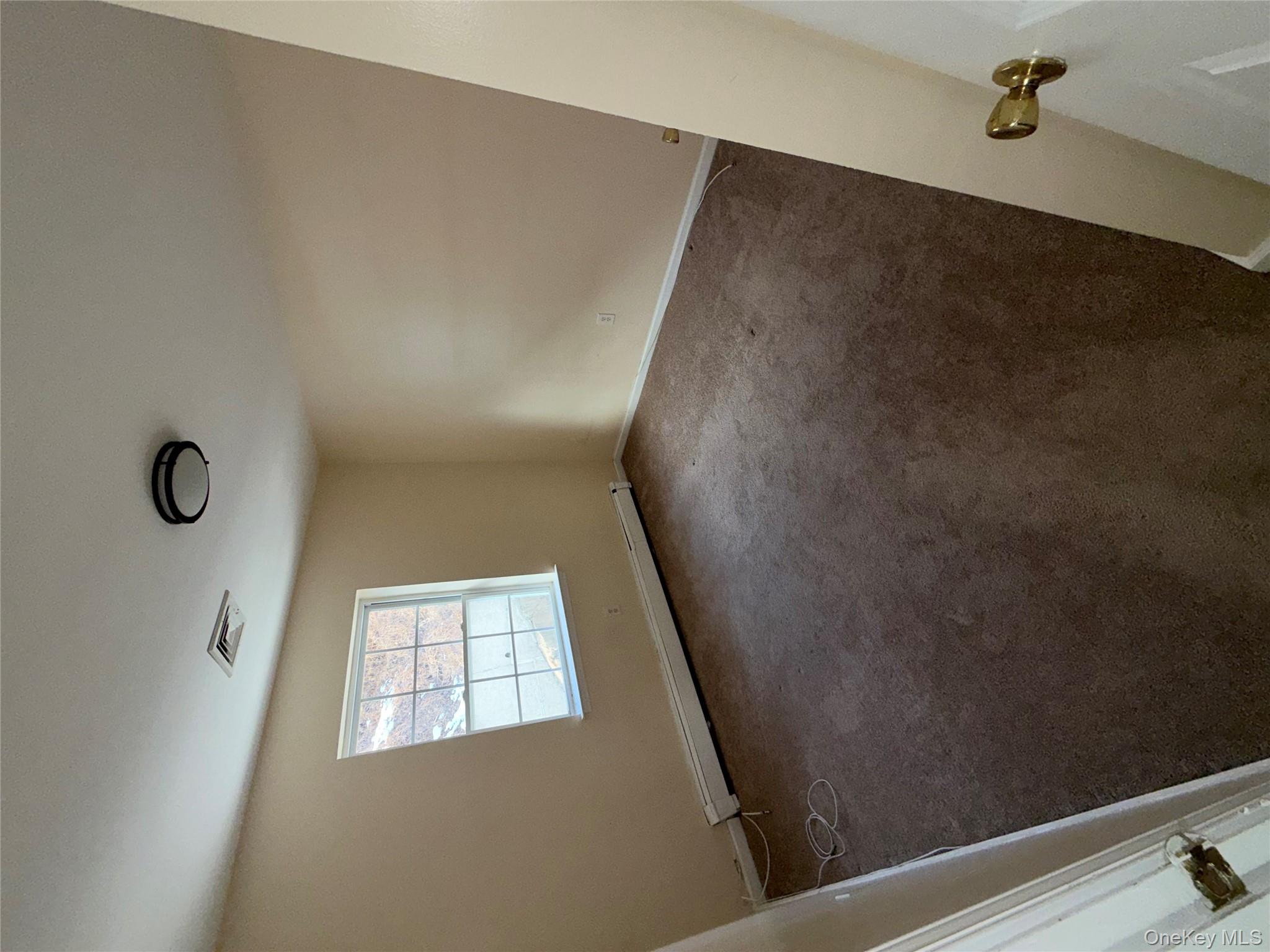 #17 photo, 219 Marylou Avenue, 뉴욕주 Yonkers , NY 10703