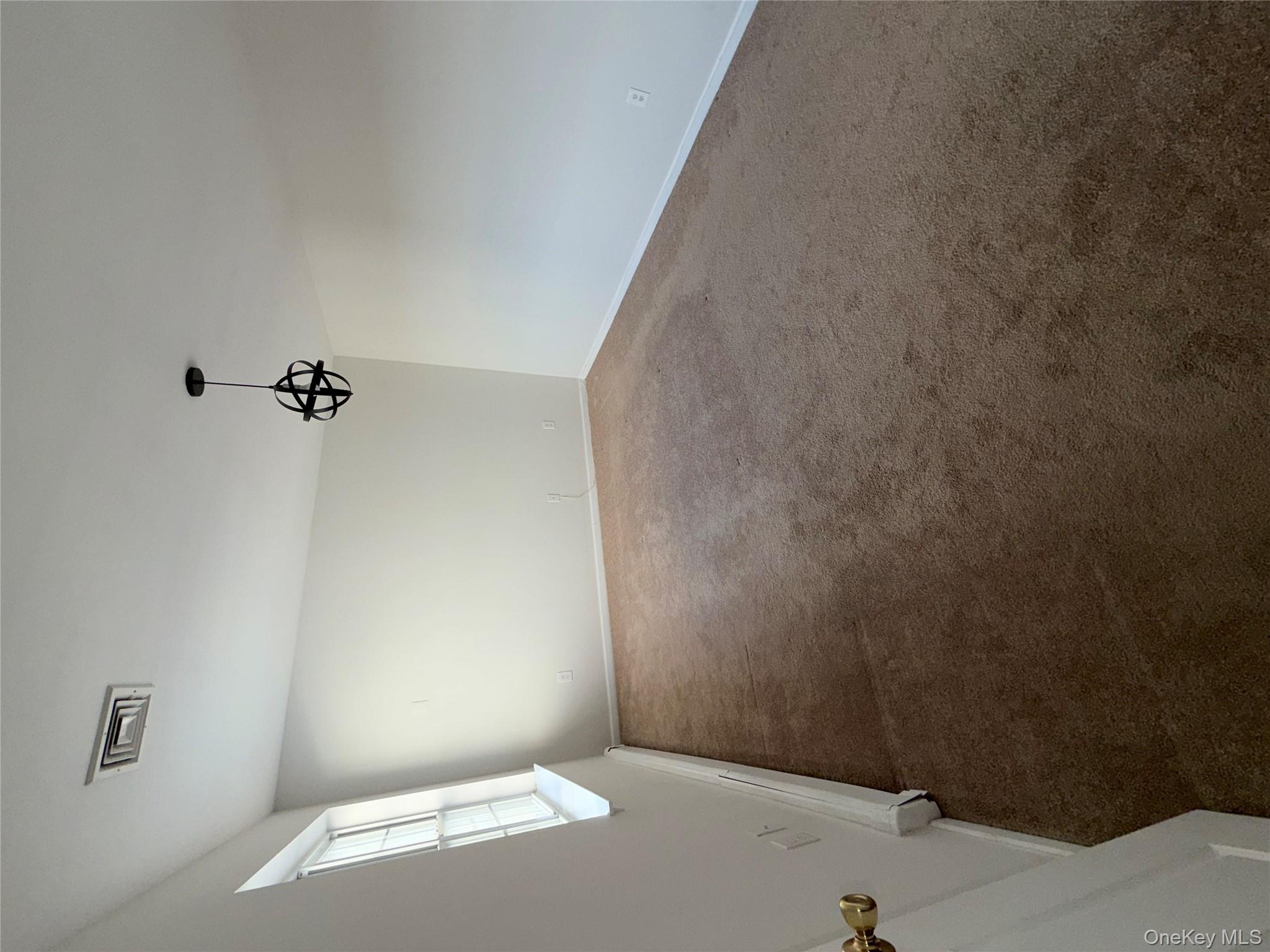 #18 photo, 219 Marylou Avenue, 뉴욕주 Yonkers , NY 10703