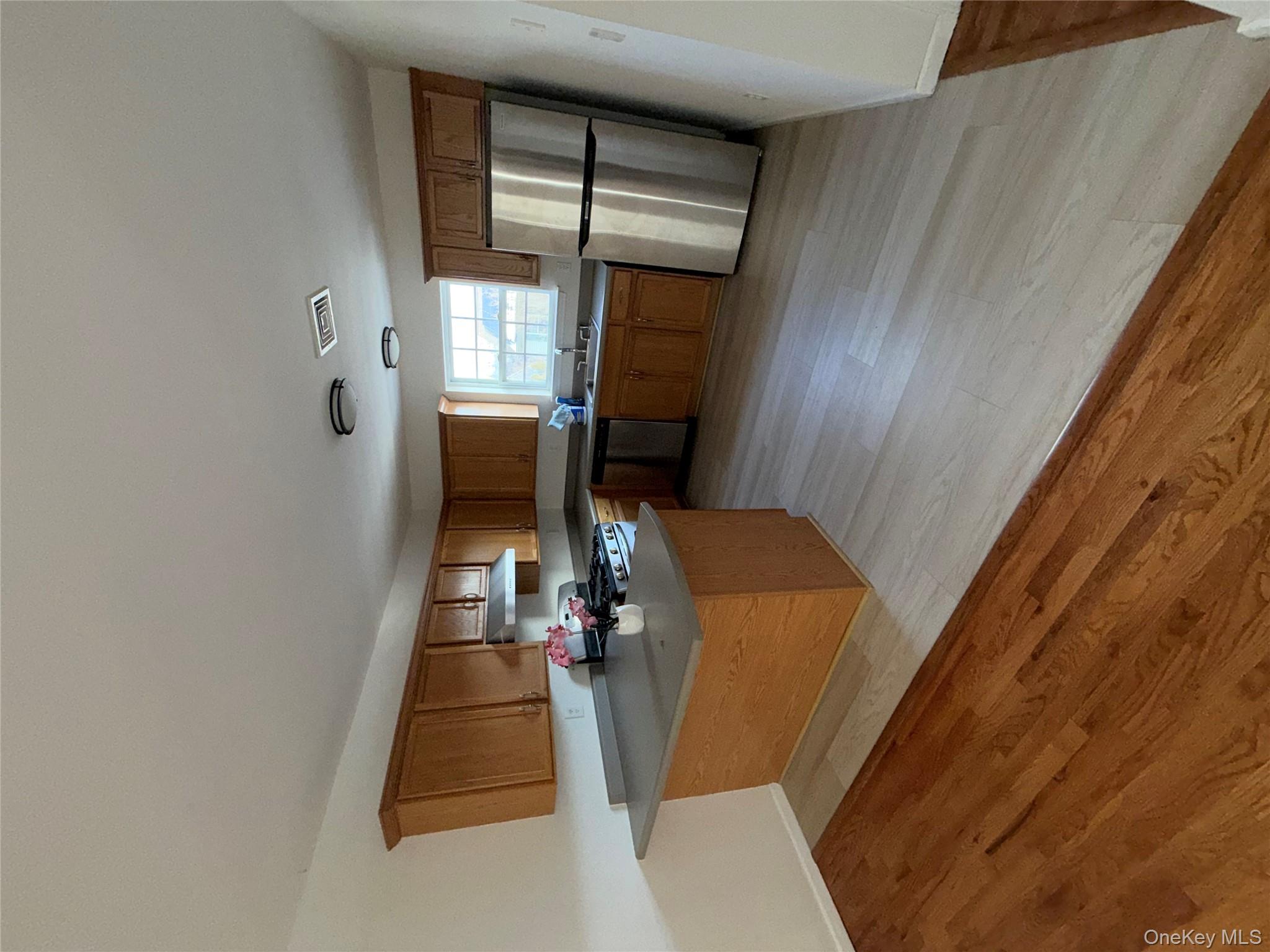 #20 photo, 219 Marylou Avenue, 뉴욕주 Yonkers , NY 10703