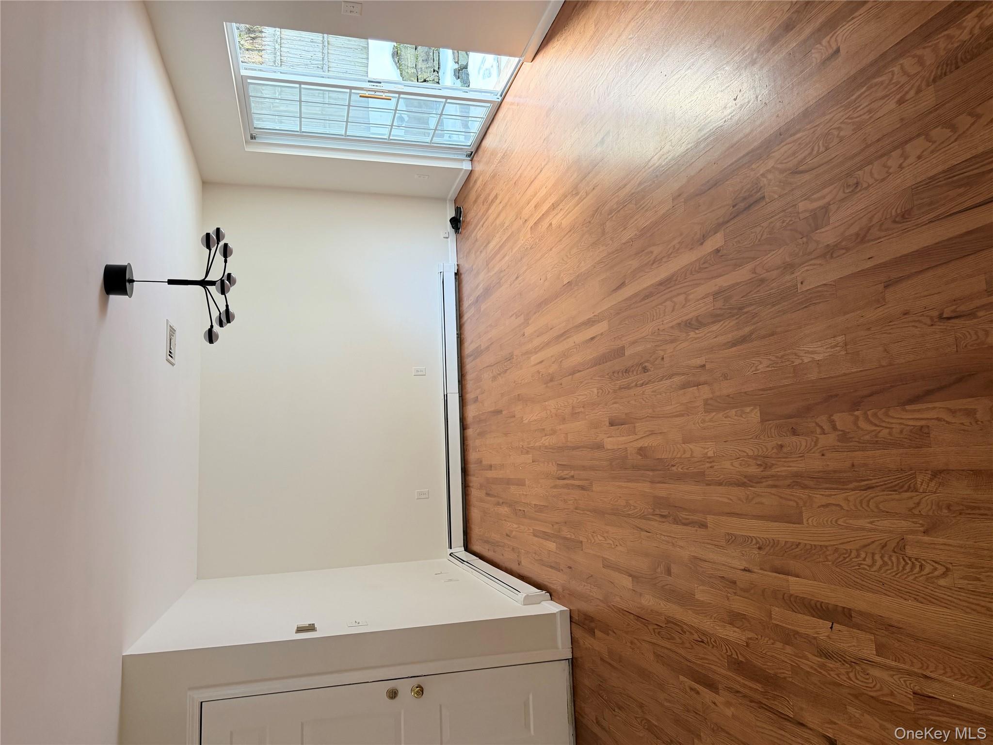 #4 photo, 219 Marylou Avenue, 뉴욕주 Yonkers , NY 10703