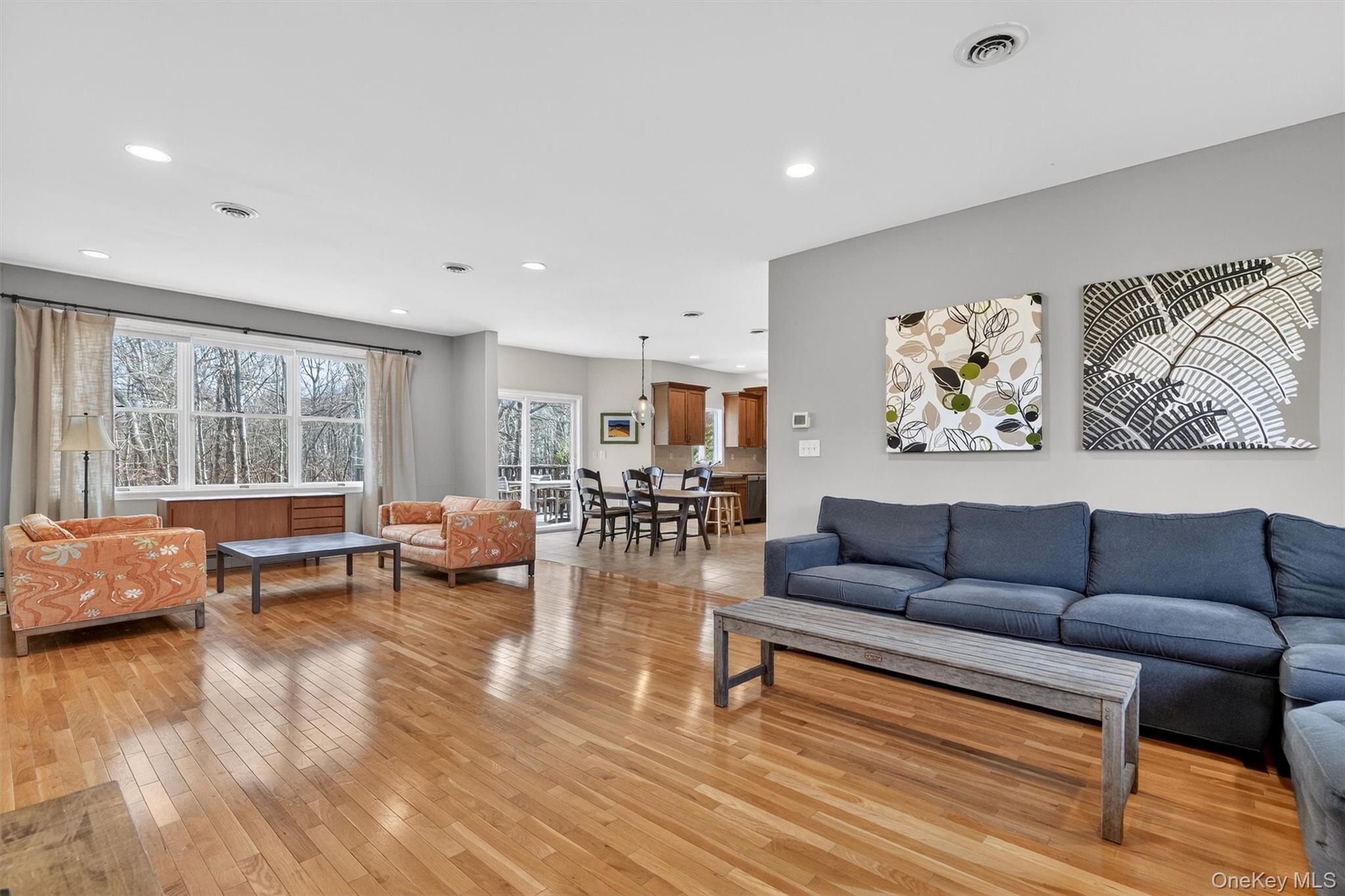 #14 photo, 564 Route 304, Bardonia , NY 10954