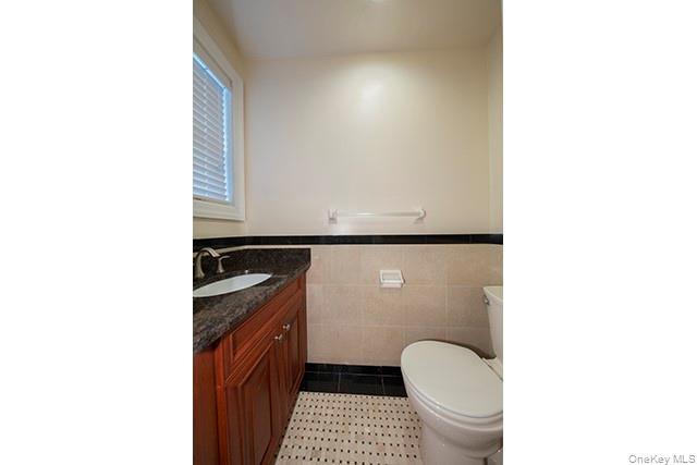 #6 photo, 100 Villa D'est Drive, Coram , NY 11727