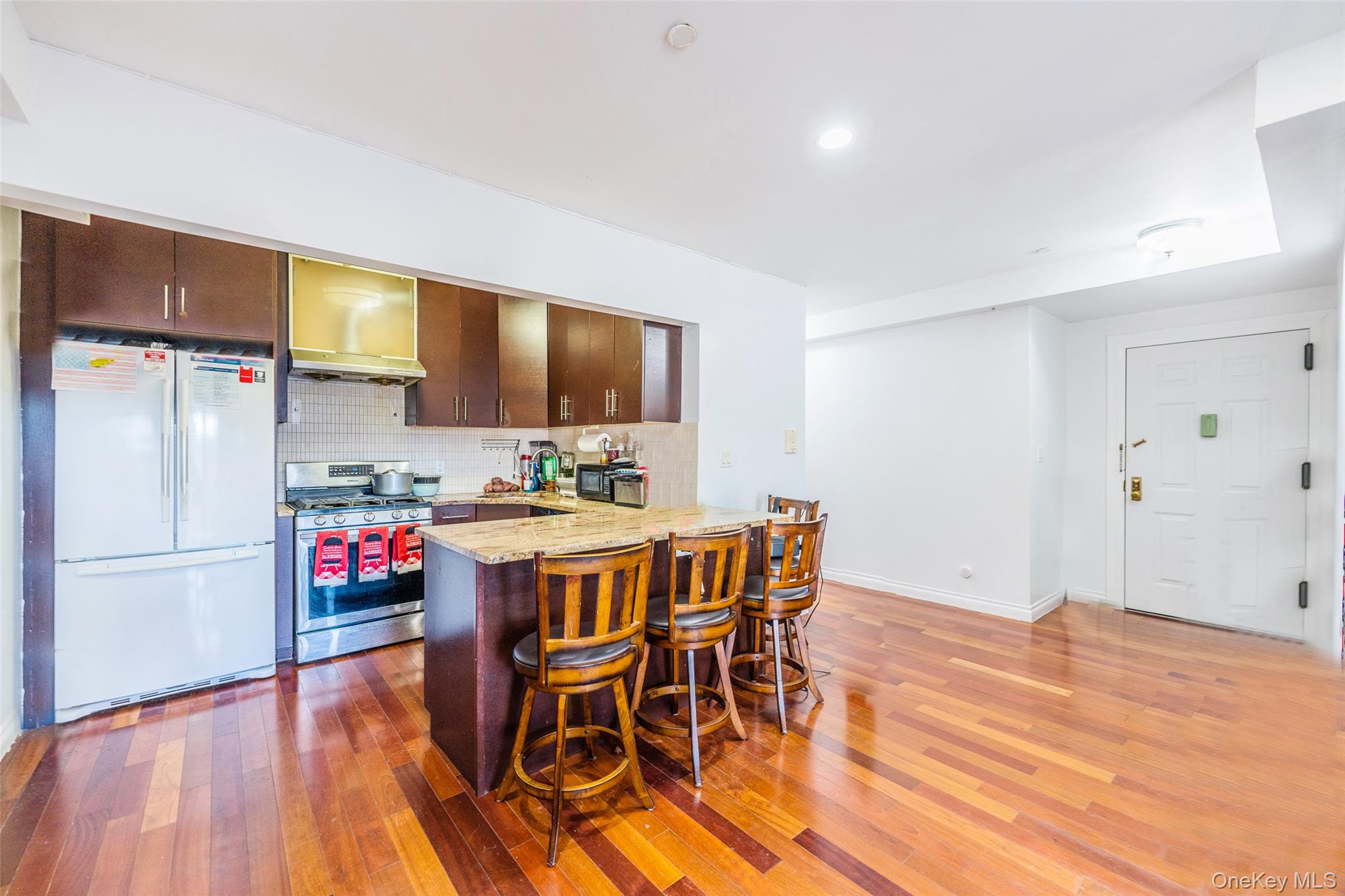 #7 photo, 71-19 162nd Street, Flushing , NY 11365