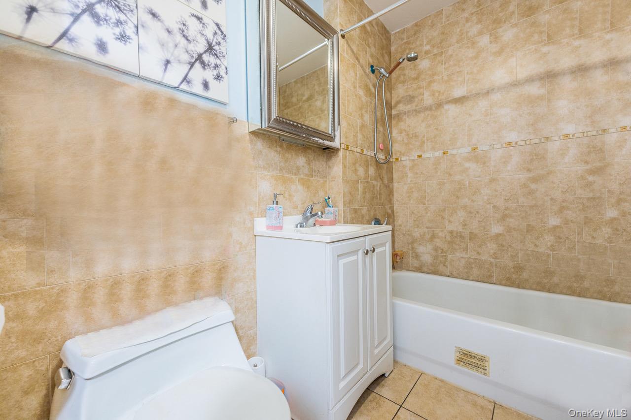 #8 photo, 71-19 162nd Street, Flushing , NY 11365