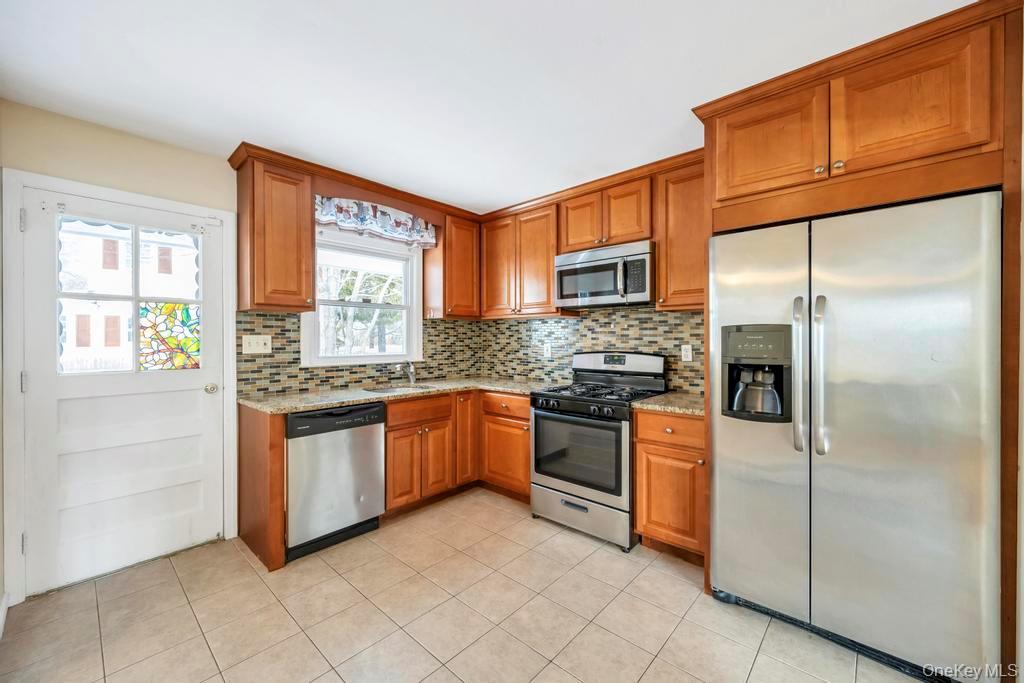 #11 photo, 3 Radburn Lane, מחוז סאפוק Port Jefferson Station , NY 11776