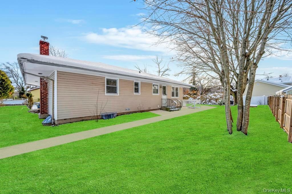 #3 photo, 3 Radburn Lane, מחוז סאפוק Port Jefferson Station , NY 11776