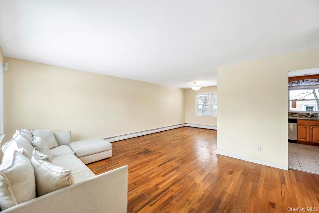 #6 photo, 3 Radburn Lane, מחוז סאפוק Port Jefferson Station , NY 11776