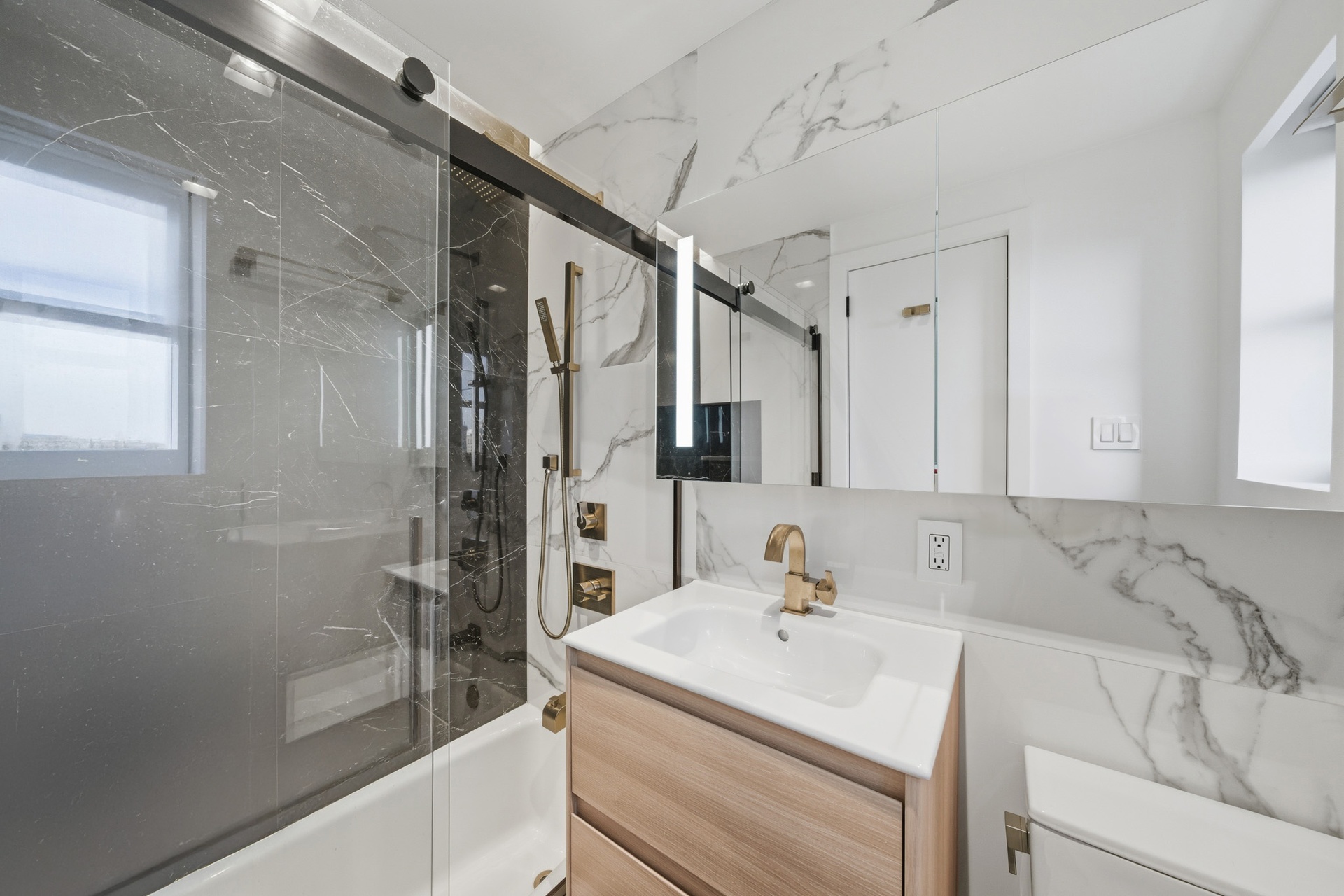 #14 photo, 201 W 21st Street, מנהטן Chelsea , NY 10011