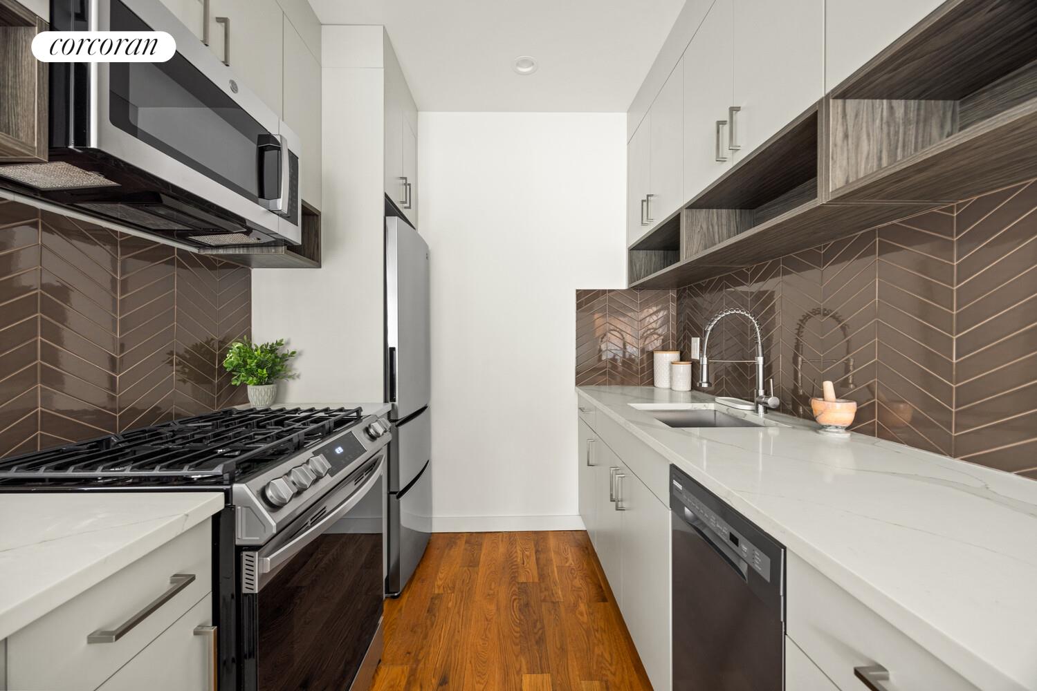 #5 photo, 88 MARION Street, Stuyvesant Heights , NY 11233