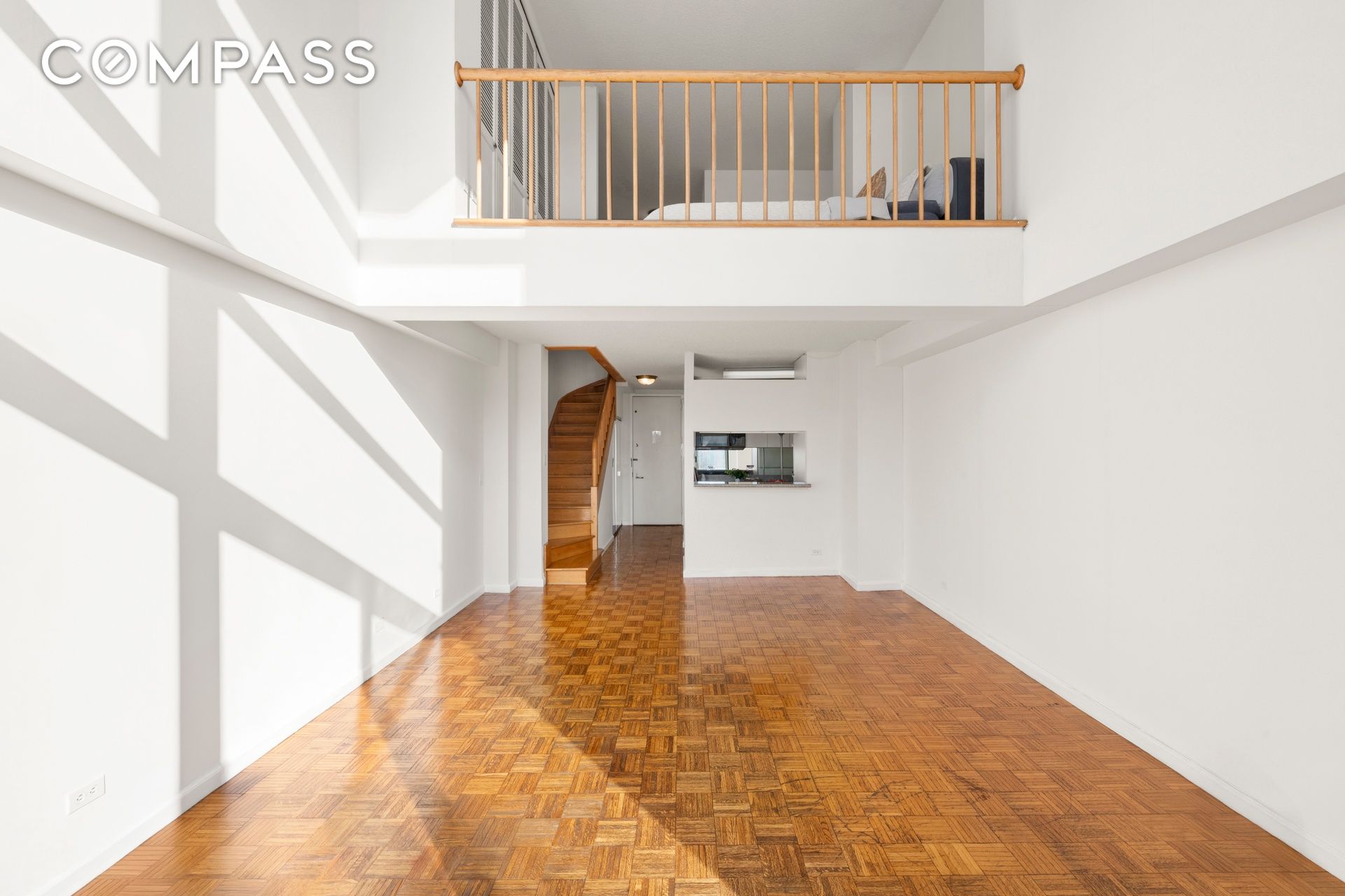 #9 photo, 22 W 15th Street, מנהטן Flatiron , NY 10011