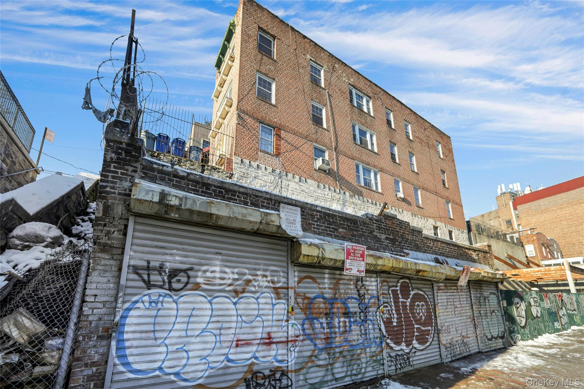 #13 photo, 365 E 197th, Bronx , NY 10458