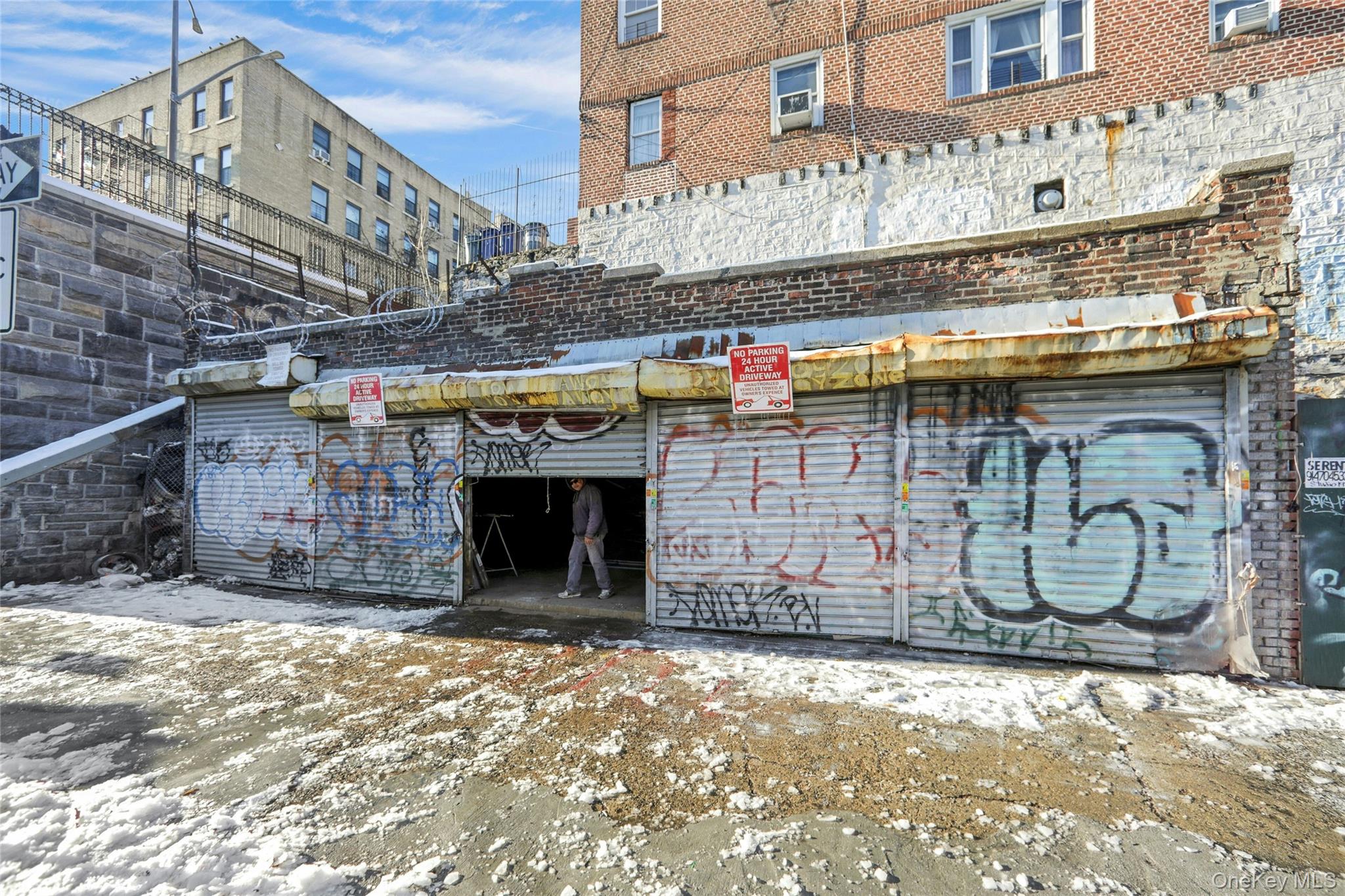 #3 photo, 365 E 197th, Bronx , NY 10458