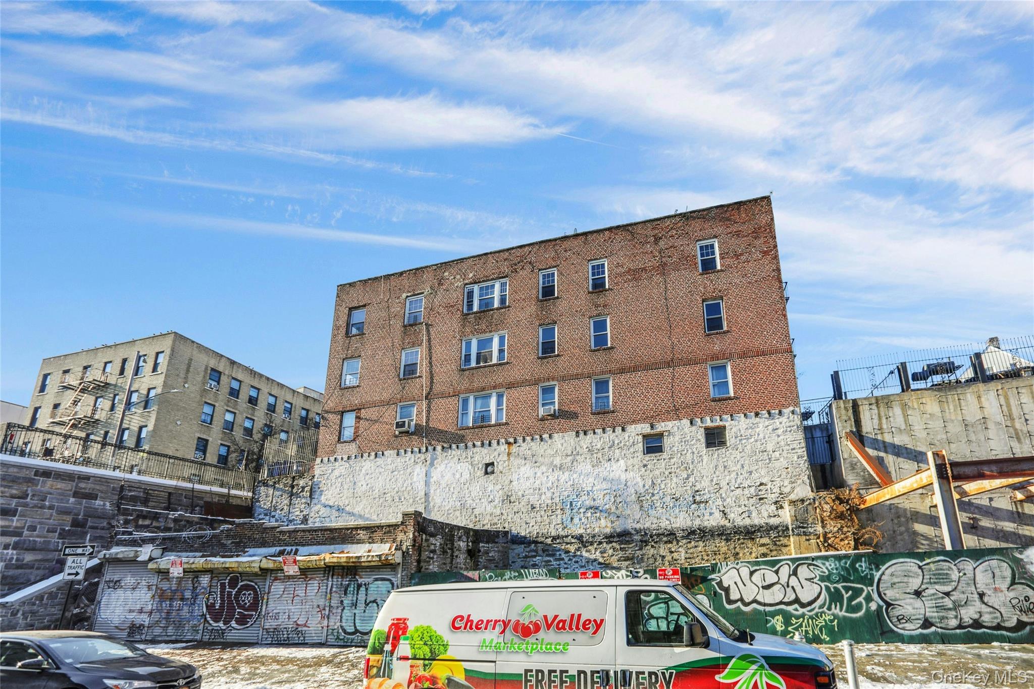 #8 photo, 365 E 197th, Bronx , NY 10458