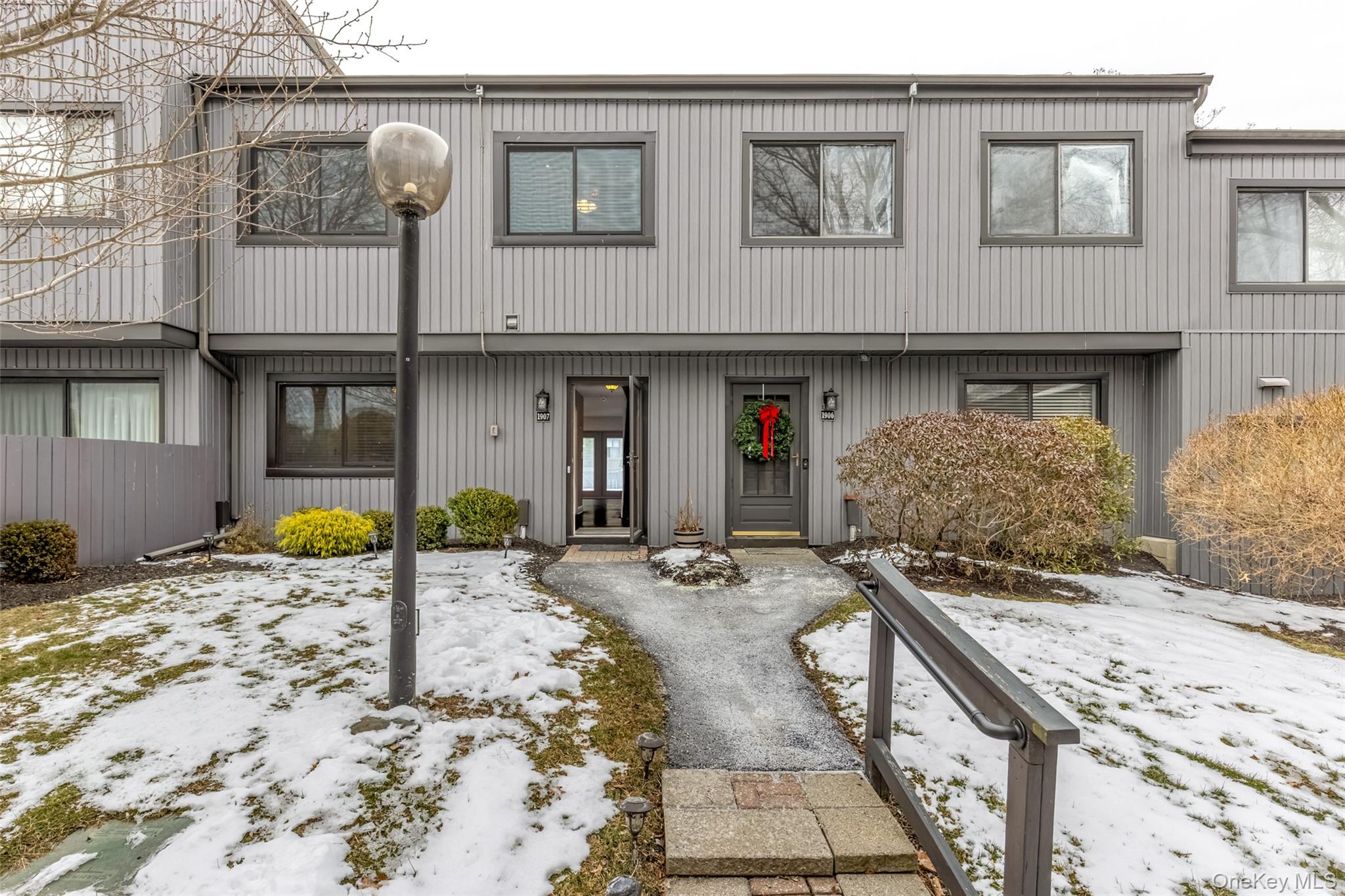 #1 photo, 1907 Magnolia Walk, 뉴욕주 Poughkeepsie , NY 12603