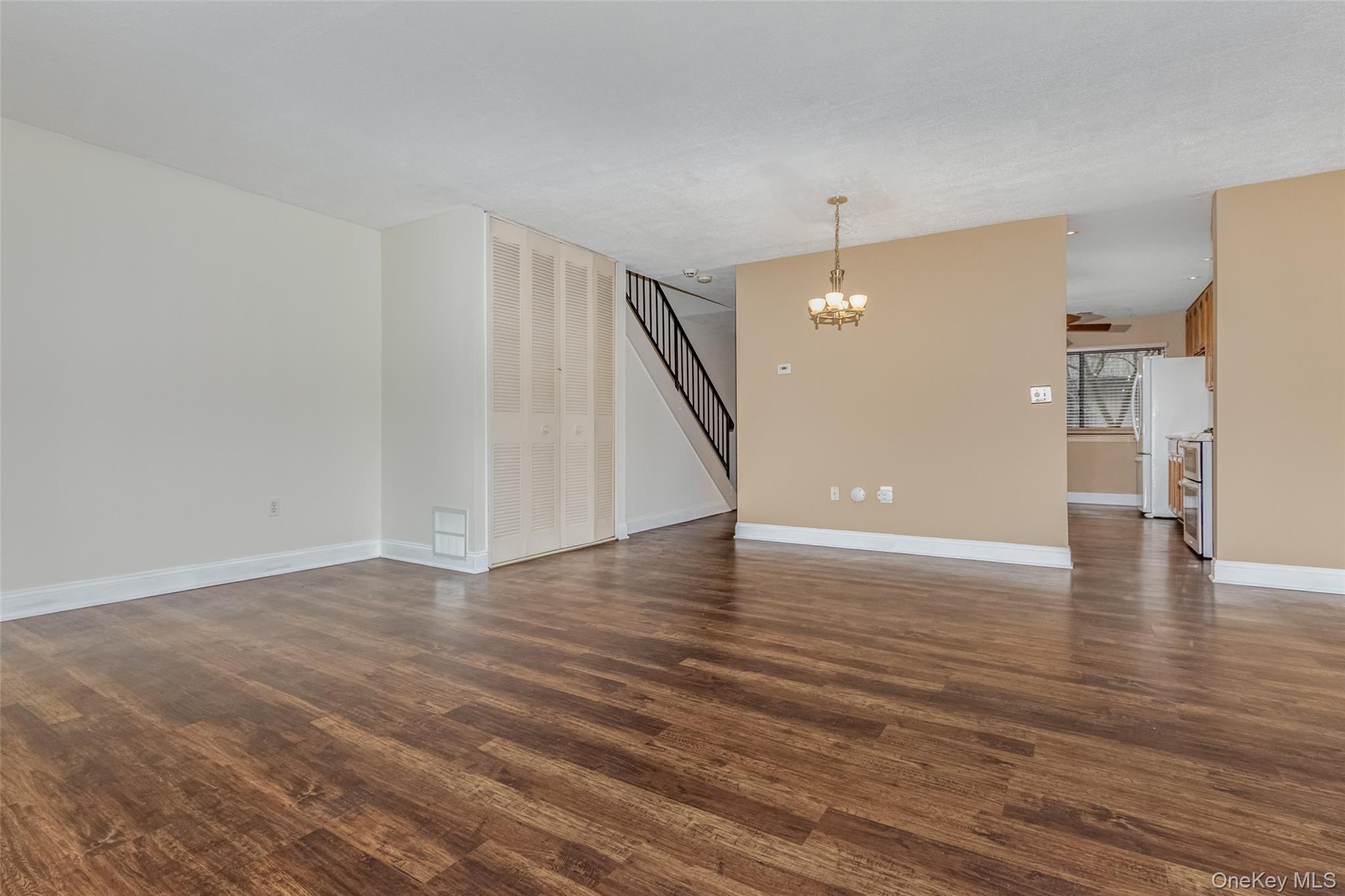 #12 photo, 1907 Magnolia Walk, 뉴욕주 Poughkeepsie , NY 12603