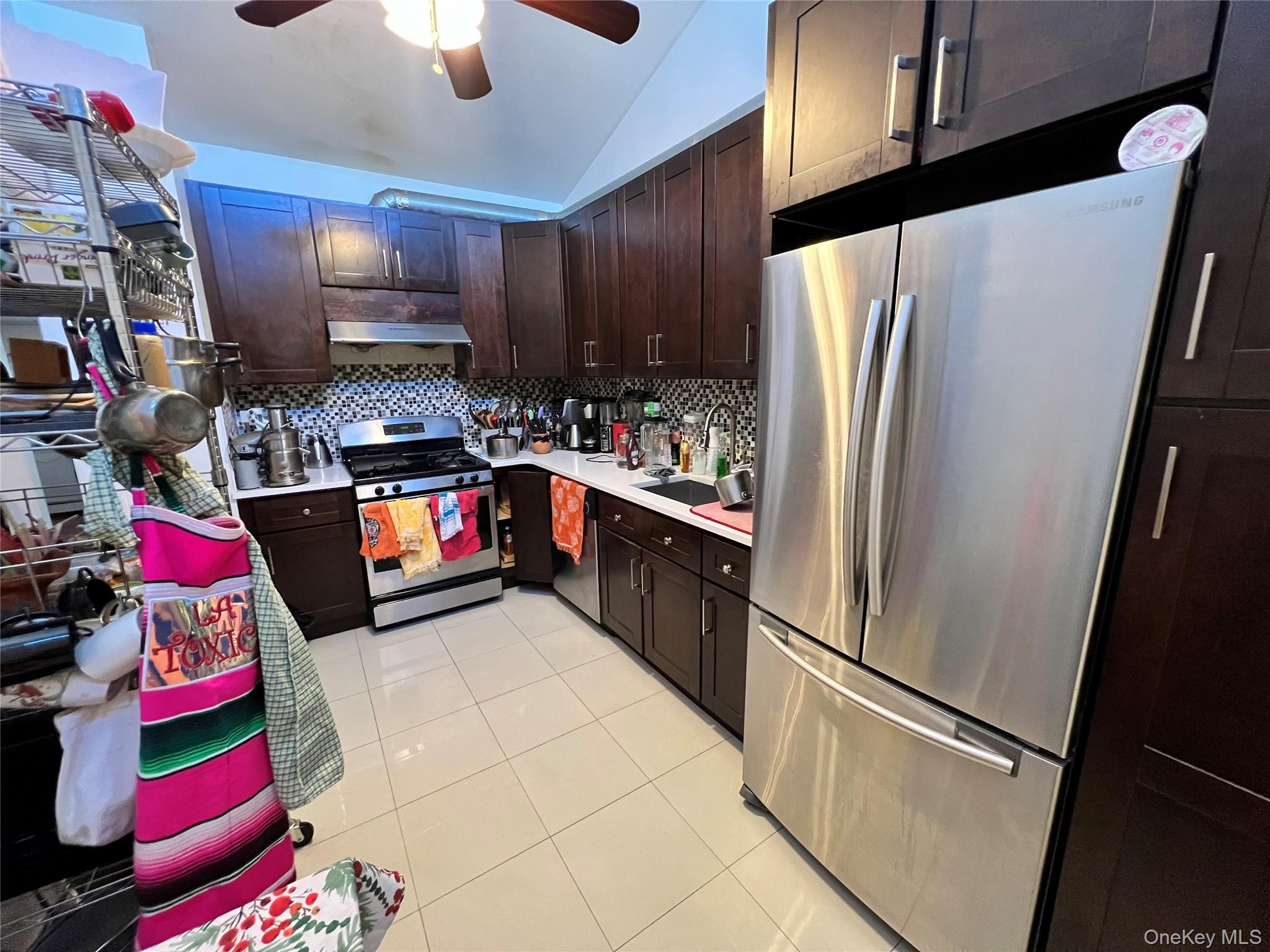 #18 photo, 411 121st Street, كوينز College Point , NY 11356