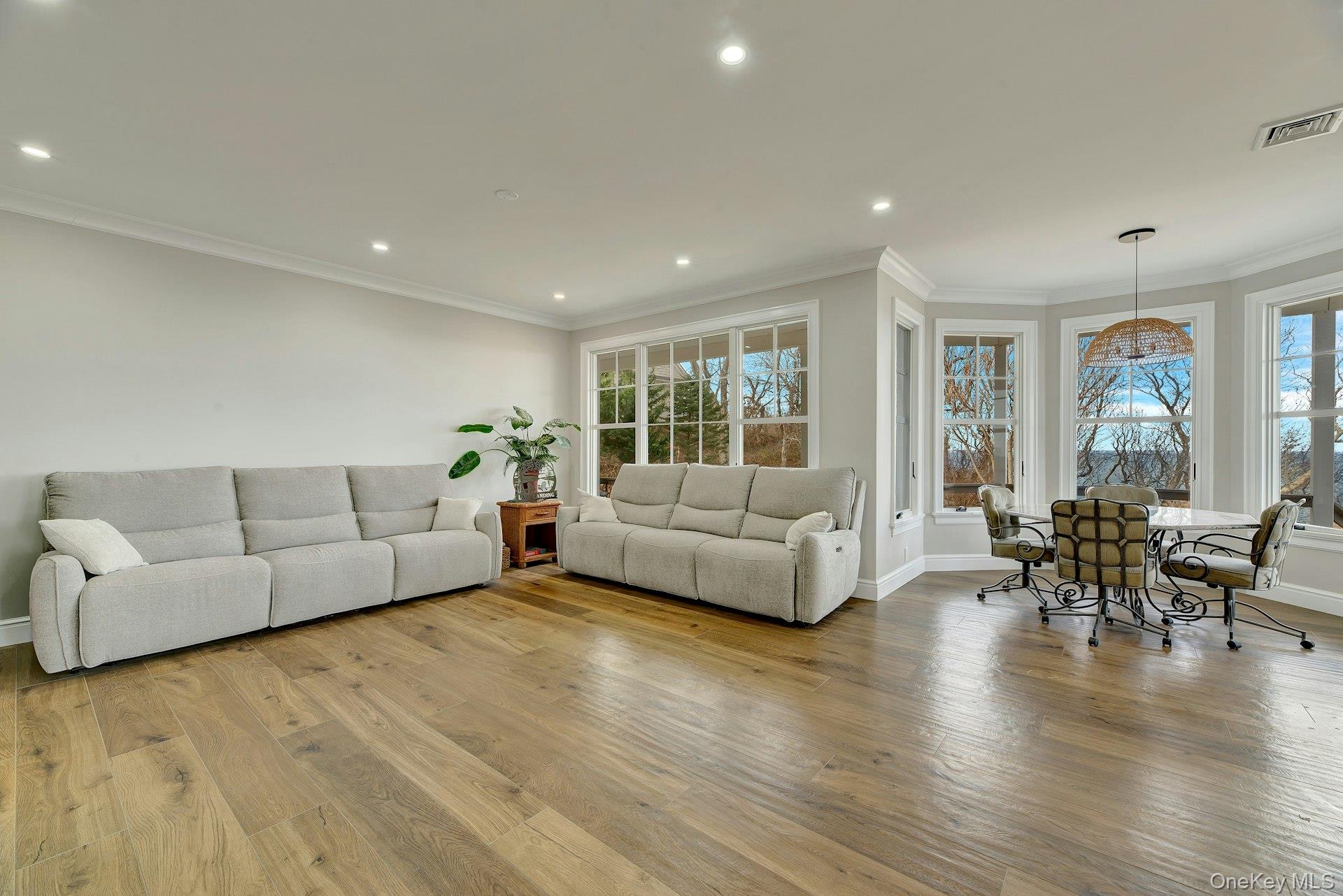 #13 photo, 150 Landing Lane, מחוז סאפוק Baiting Hollow , NY 11933