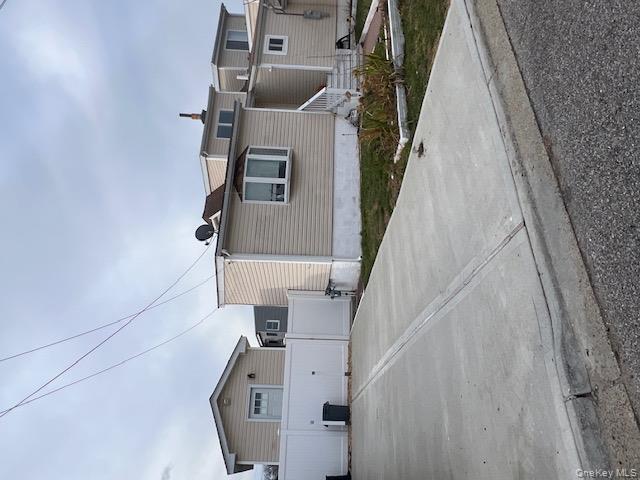 #1 photo, 817 Ocean Street, מחוז סאפוק Lindenhurst , NY 11757