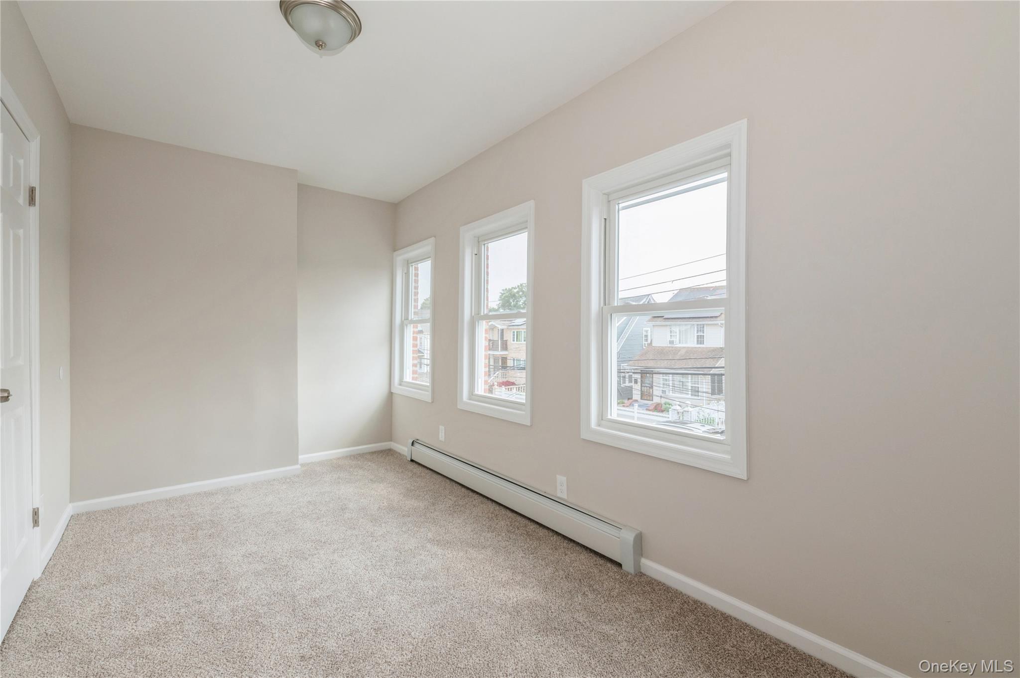 #13 photo, 216-23 136th Road, Куинс ‖ Laurelton , NY 11413