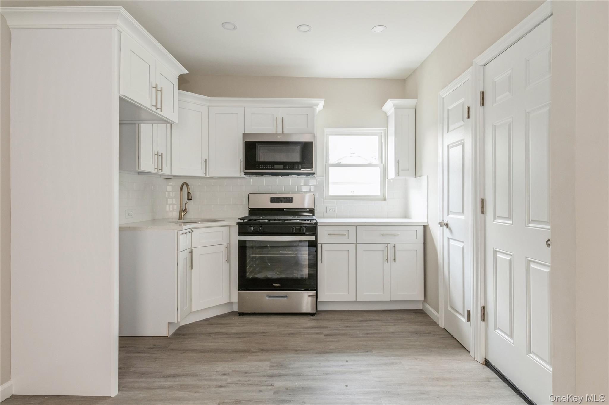 #15 photo, 216-23 136th Road, Куинс ‖ Laurelton , NY 11413