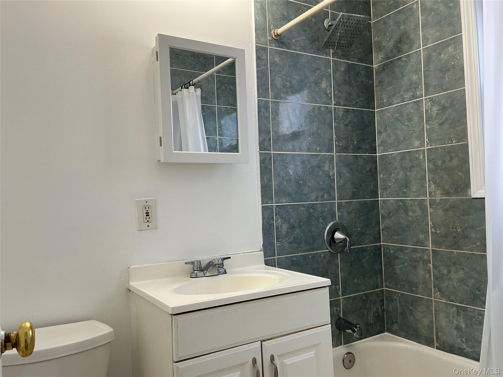 #10 photo, 334 Doris Avenue, Franklin Square , NY 11010